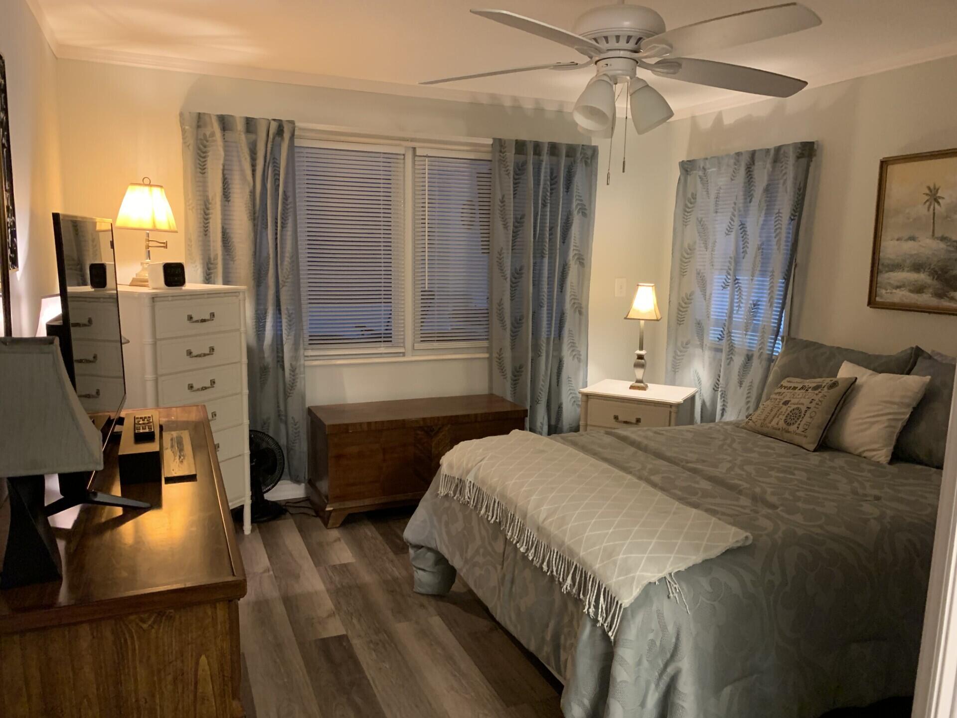 40 Florida Way Property Photo 10