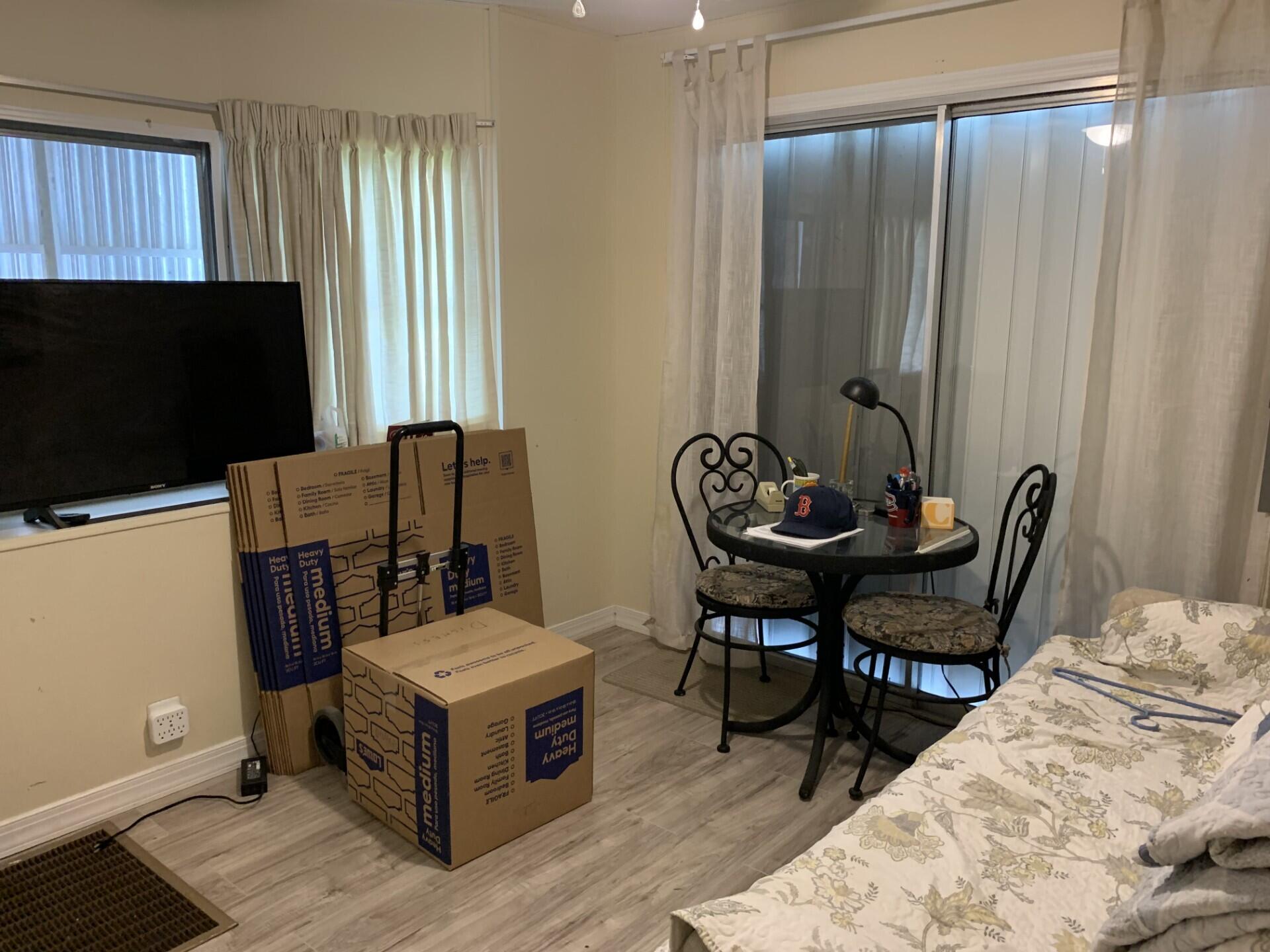 40 Florida Way Property Photo 11