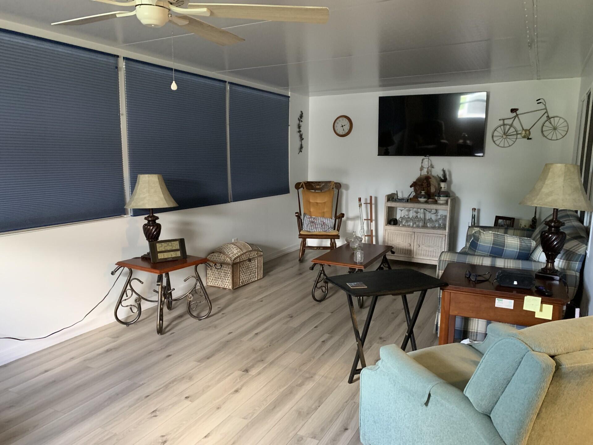 40 Florida Way Property Photo 14