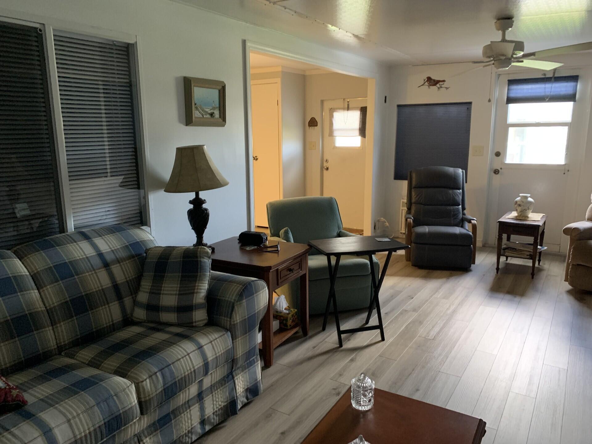 40 Florida Way Property Photo 15