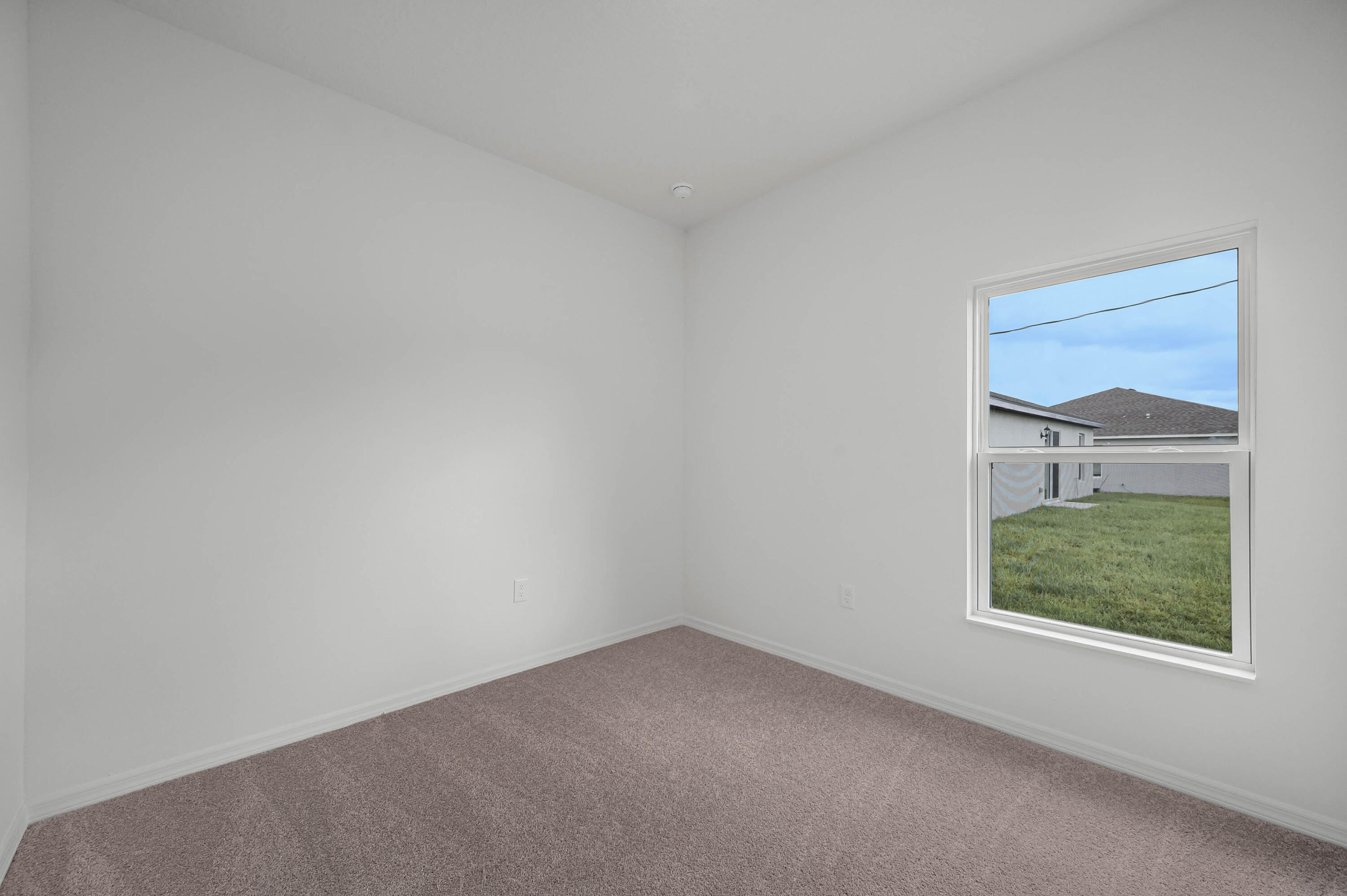 921 Sw Paar Drive Property Photo 17