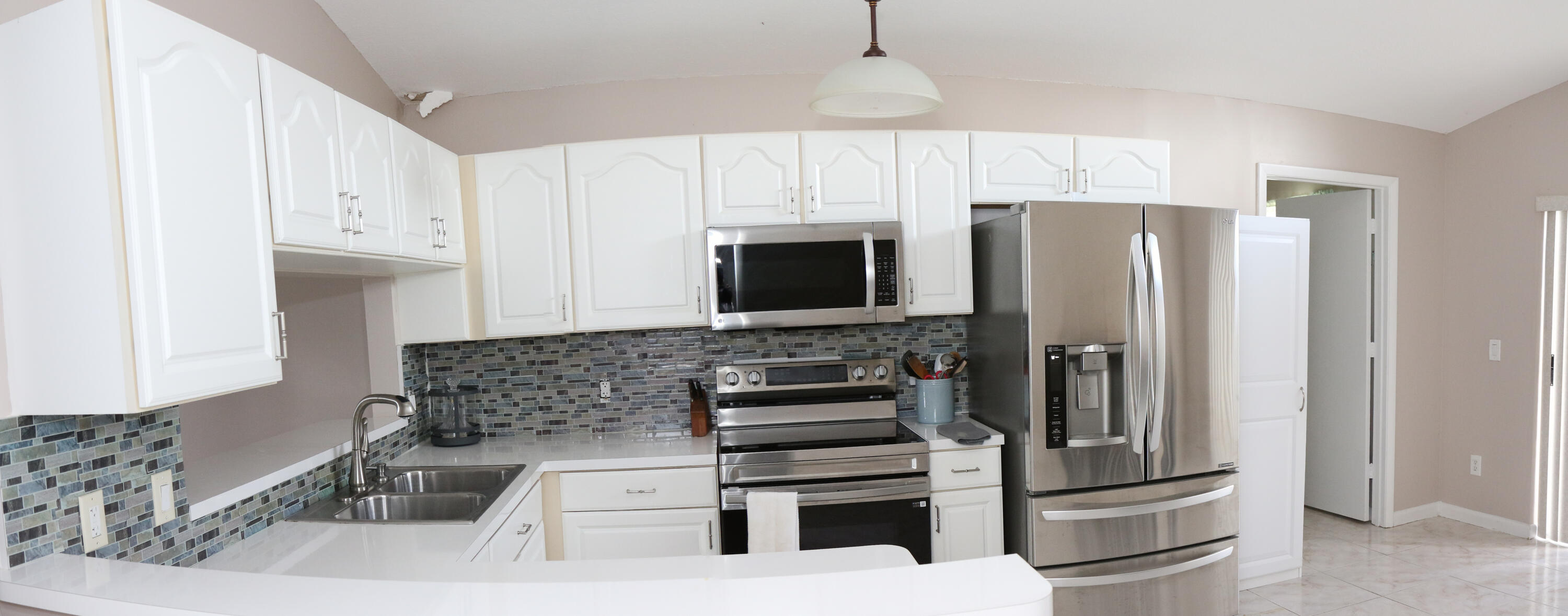 1160 Nw Lombardy Drive Property Photo 5