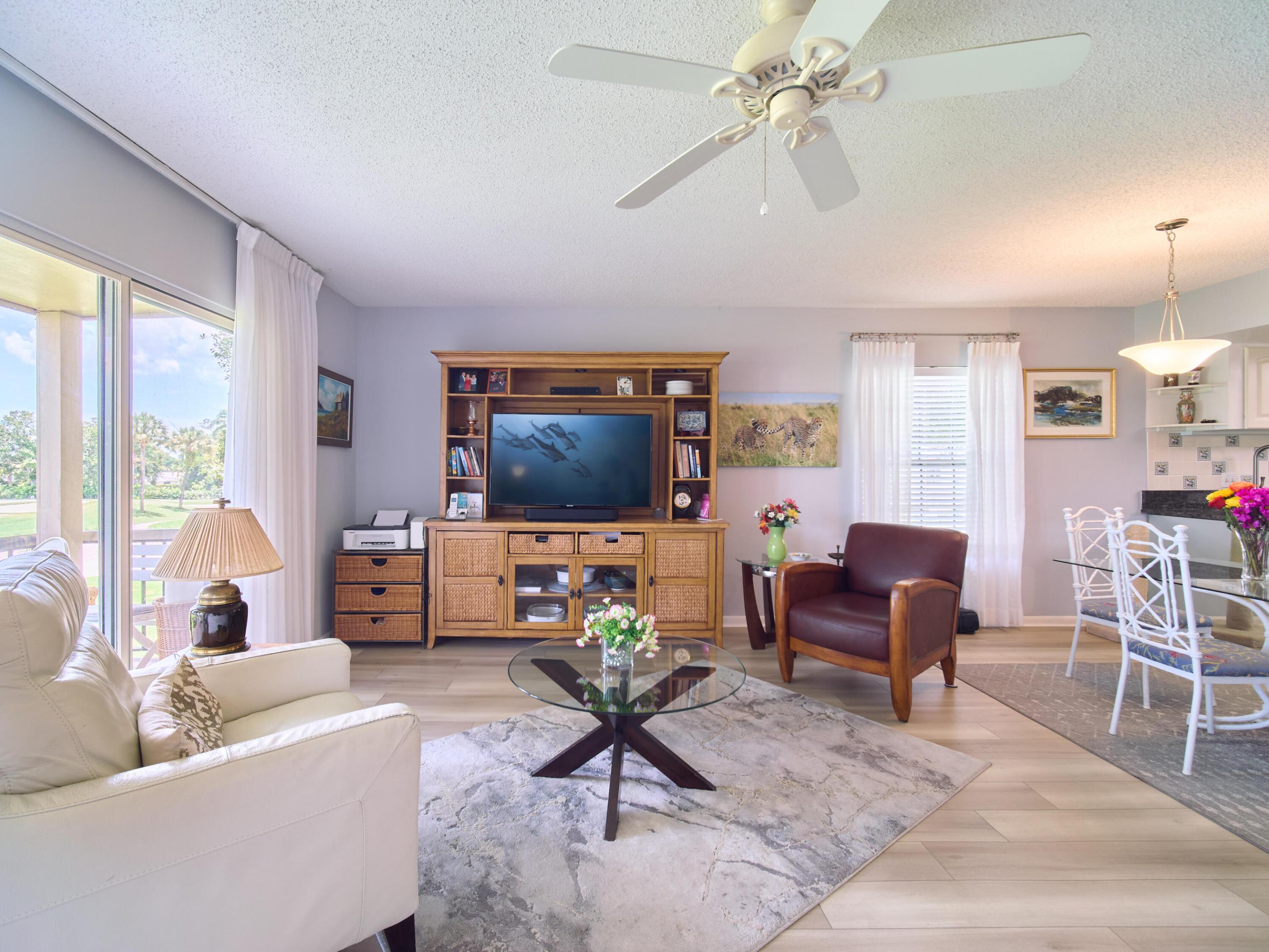 18369 Se Wood Haven Lane E Property Photo 6