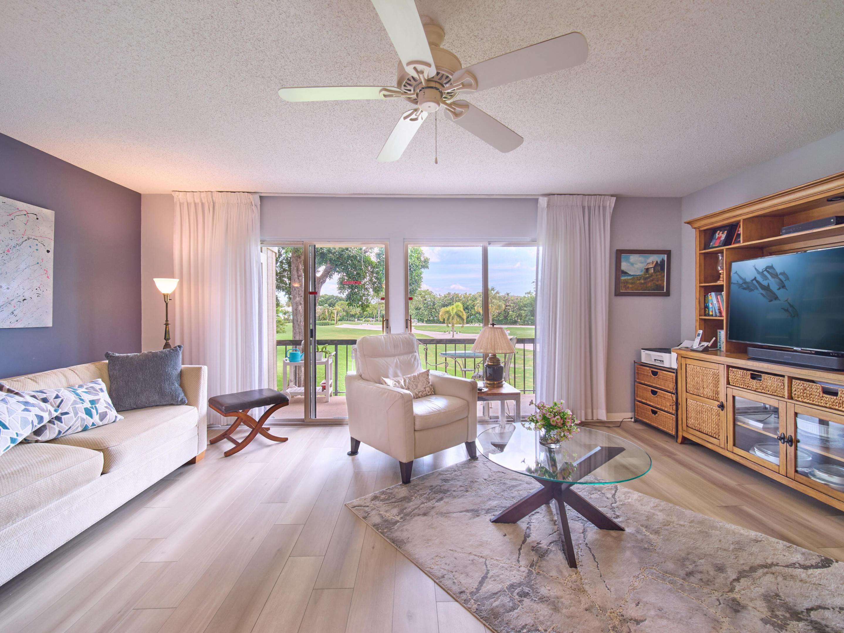 18369 Se Wood Haven Lane E Property Photo 7