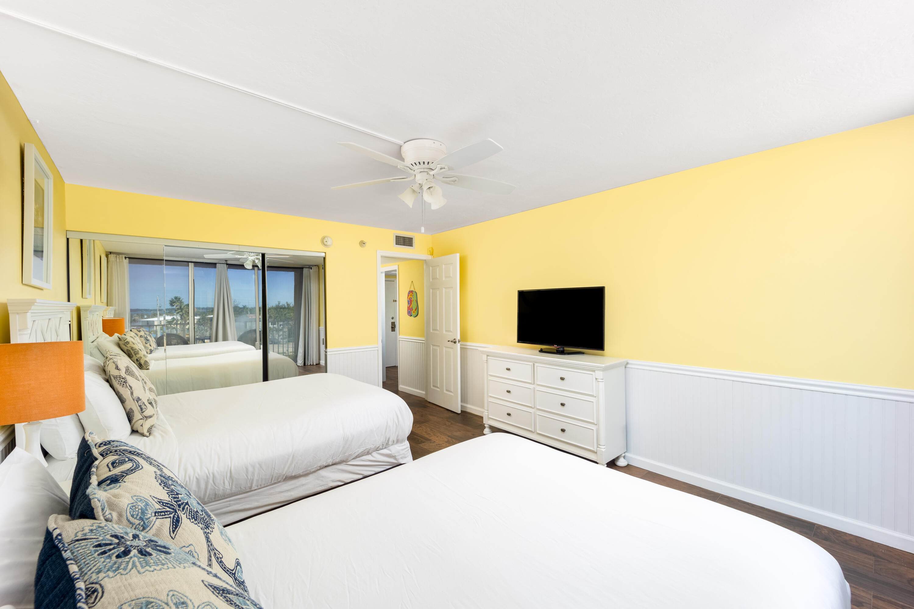 9800 S Ocean Drive 415 Property Photo 12