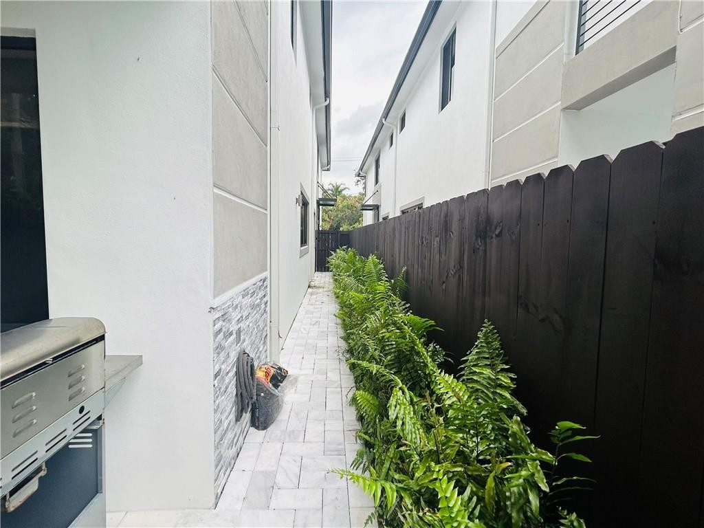 310 Sw 9th Street 1 Property Photo 25