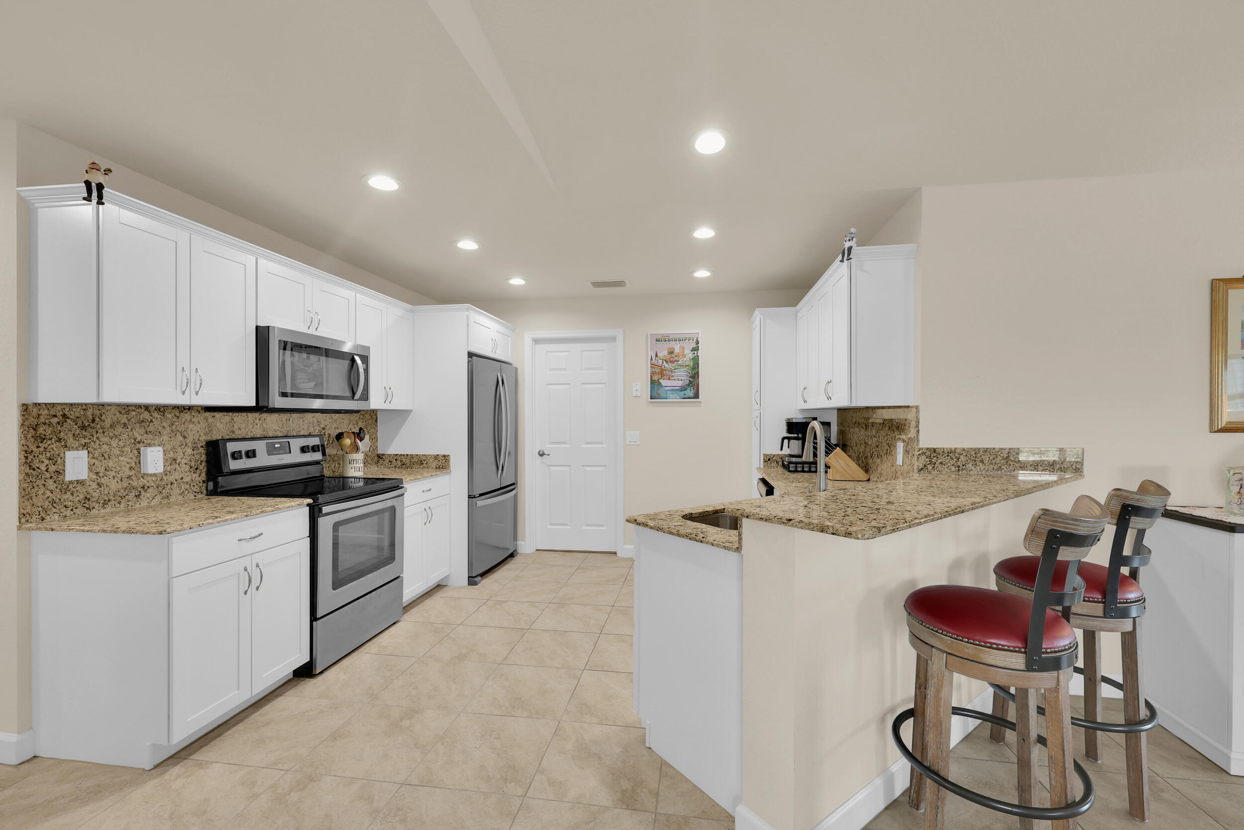 22 Alta Loma Property Photo 7