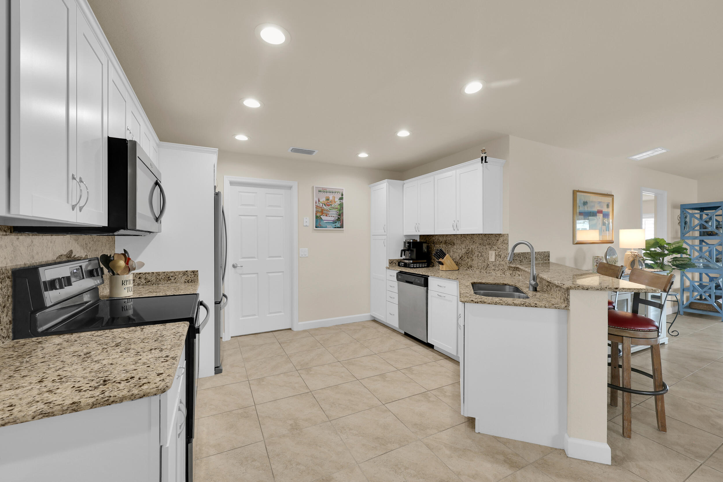 22 Alta Loma Property Photo 10