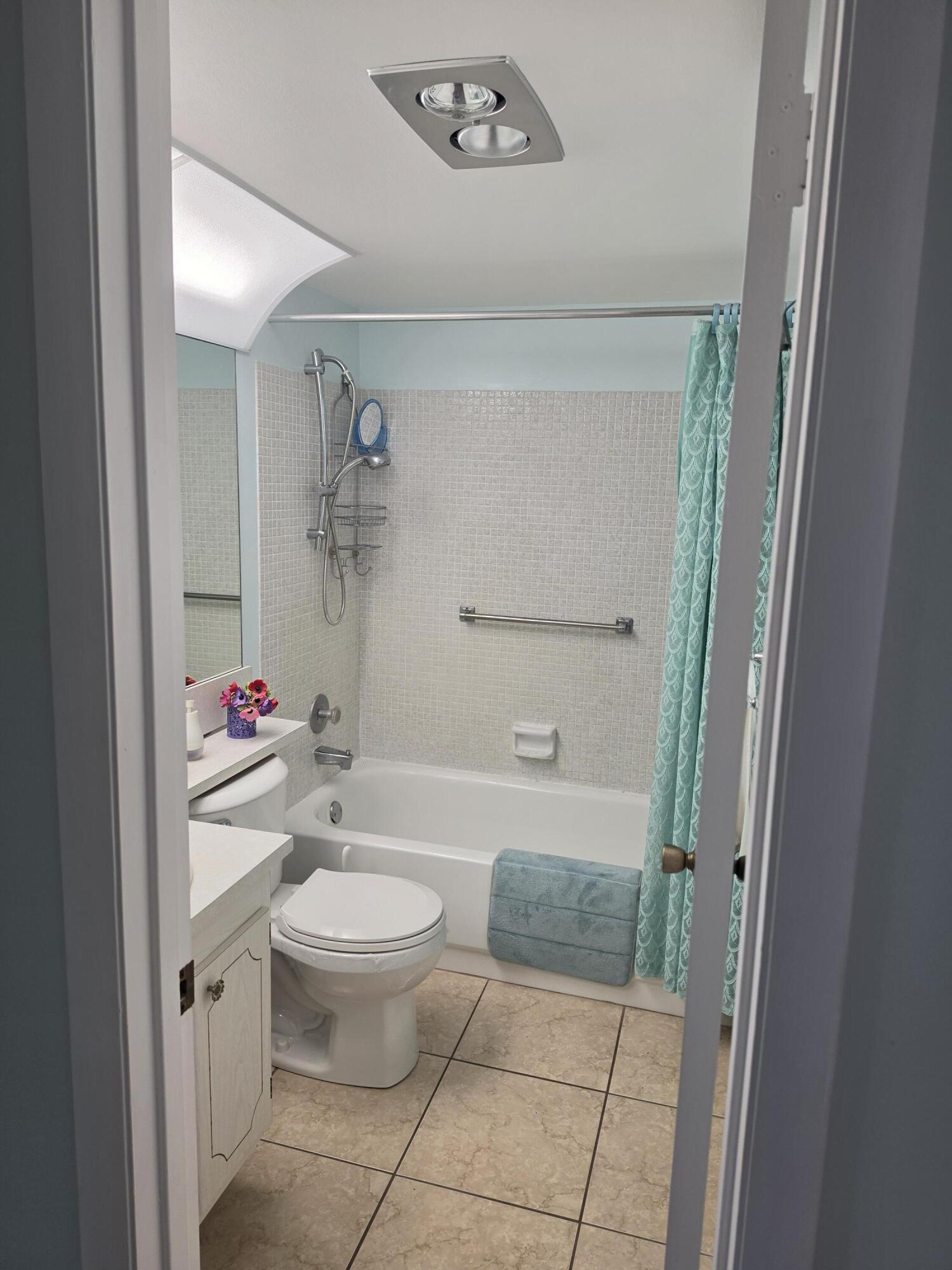15 Markham A Property Photo 11