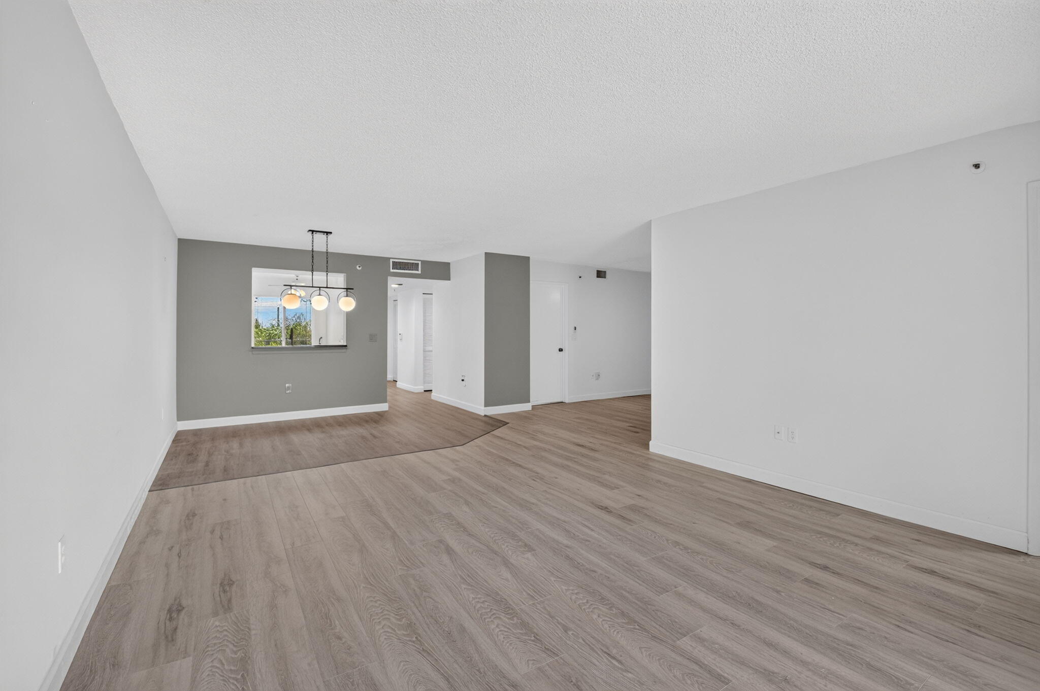 6080 Huntwick Terrace 405 Property Photo 14