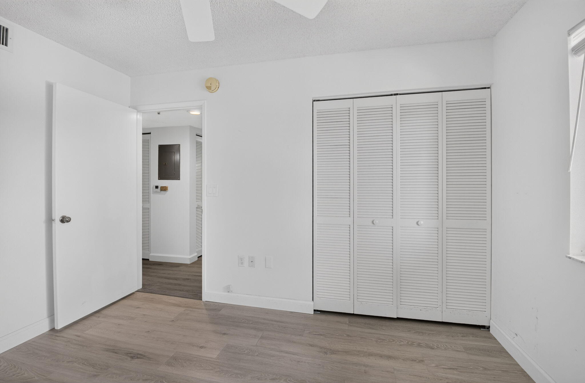 6080 Huntwick Terrace 405 Property Photo 25