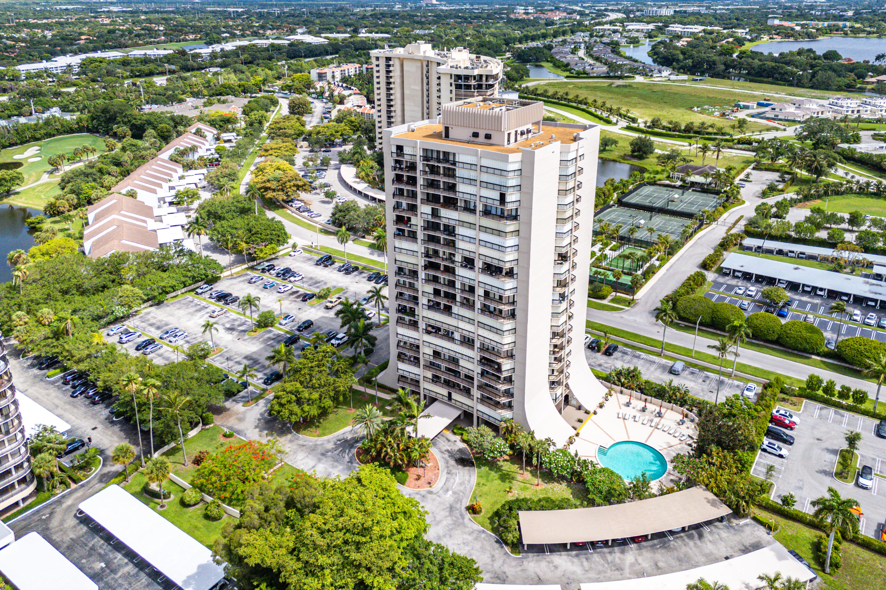 2425 Presidential Way Ph5 Property Photo 24