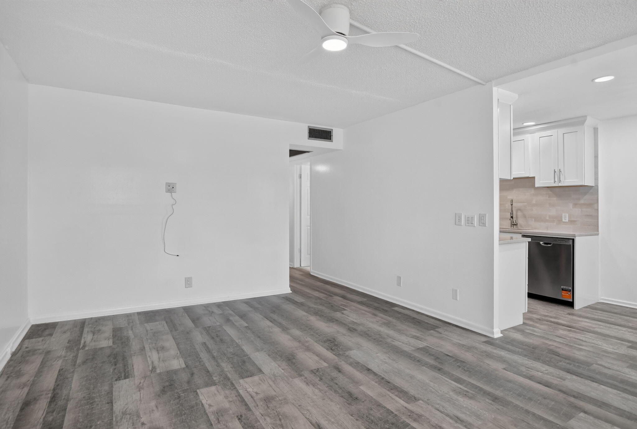 3045 Cornwall C Property Photo 8