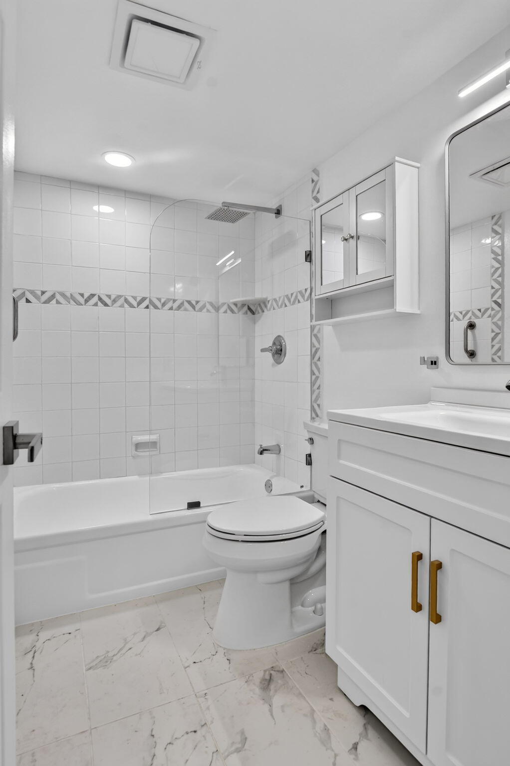 3045 Cornwall C Property Photo 16