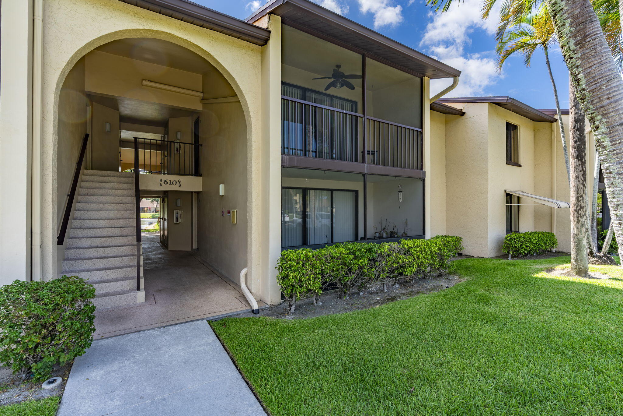 610 Sea Pine Way B2 Property Photo 3