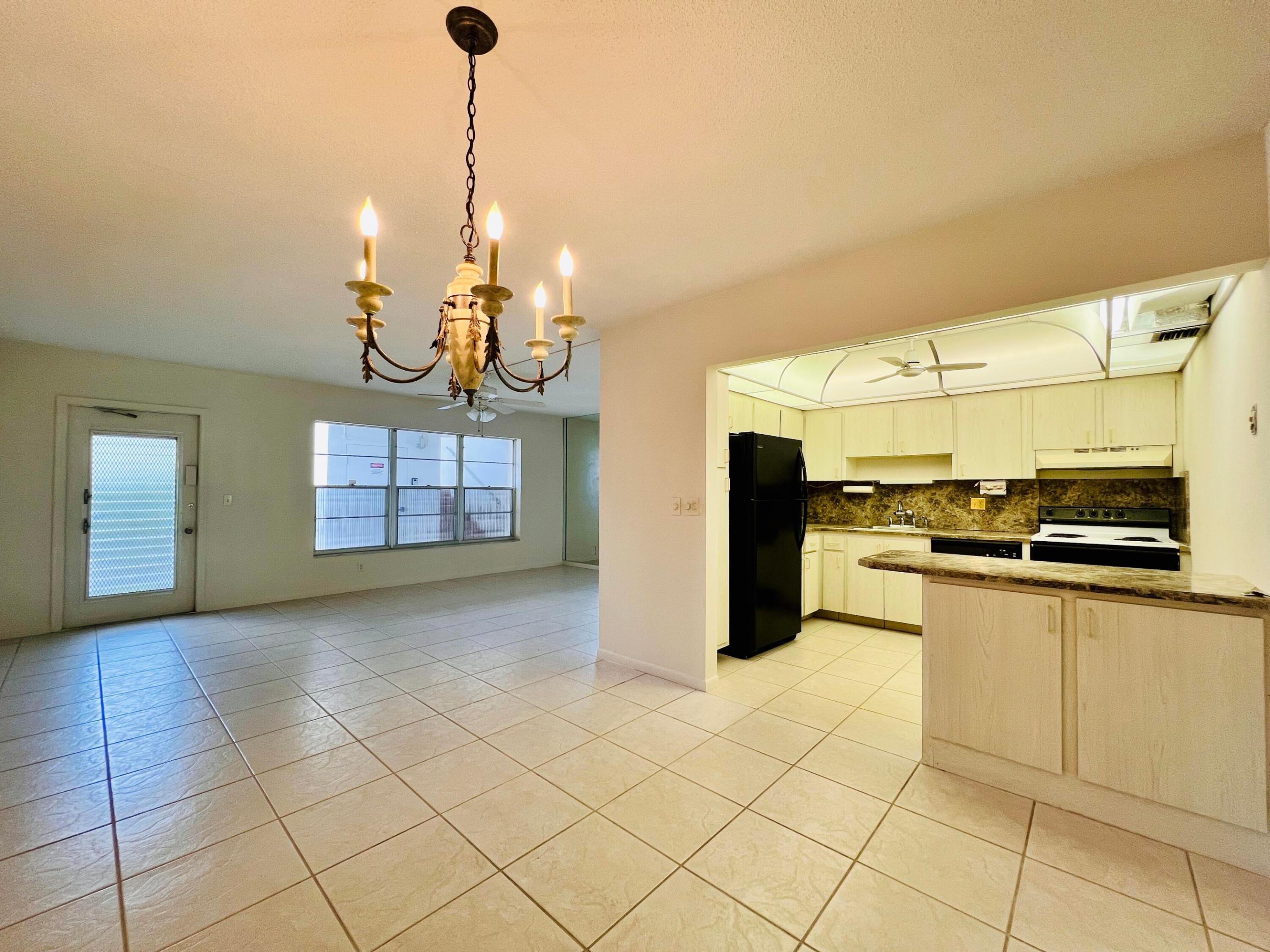 107 Wellington D Property Photo 3