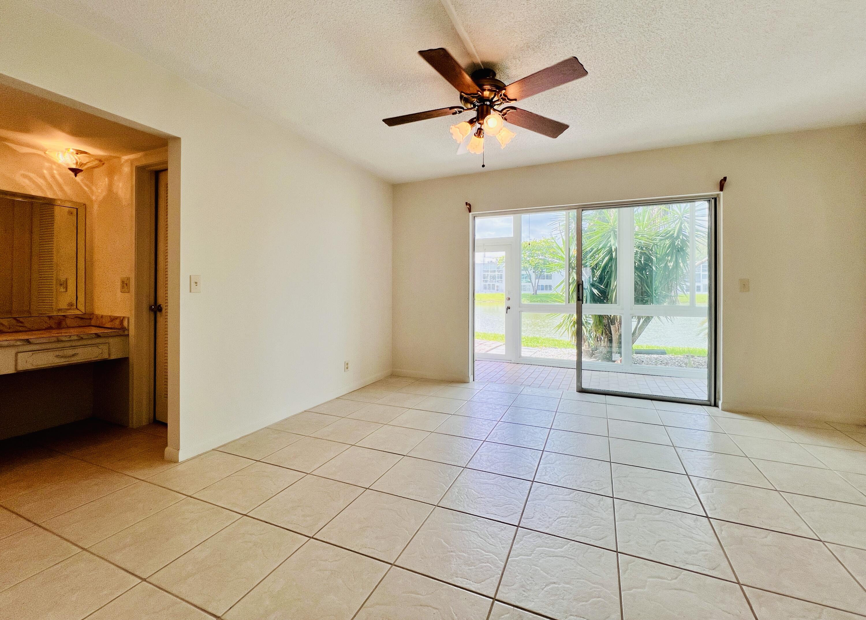 107 Wellington D Property Photo 6