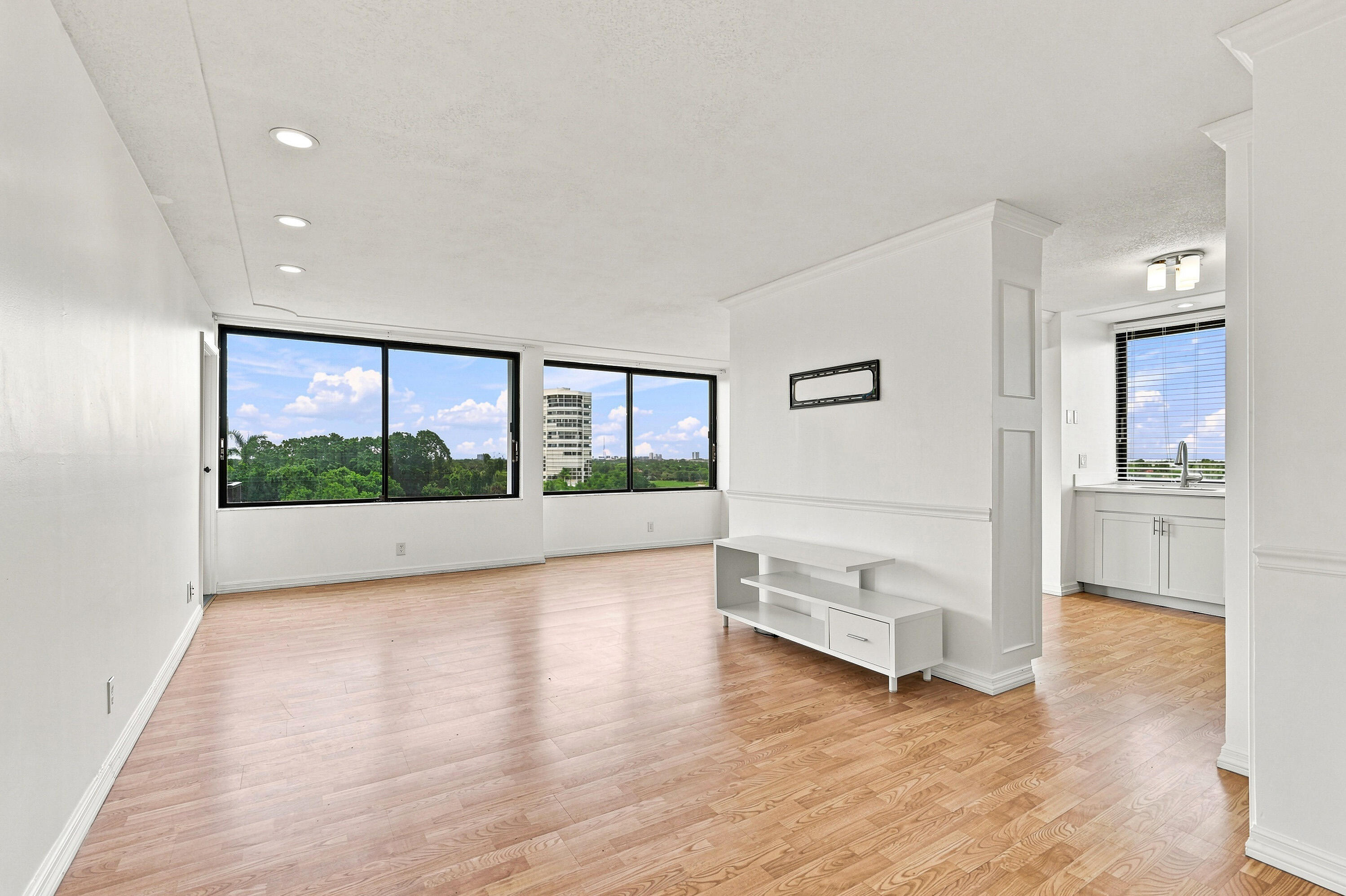 1500 Presidential Way 704 Property Photo 4