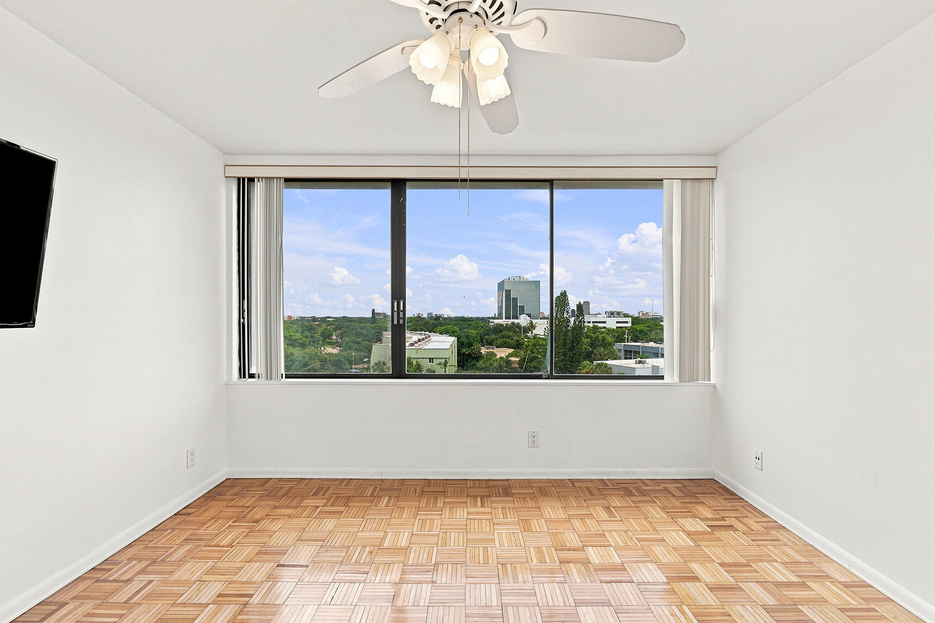 1500 Presidential Way 704 Property Photo 20