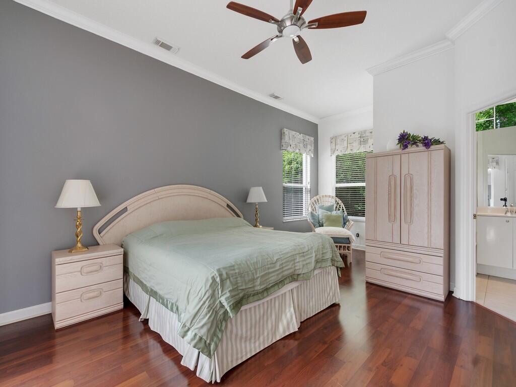 709 Sw Andros Cove Property Photo 15