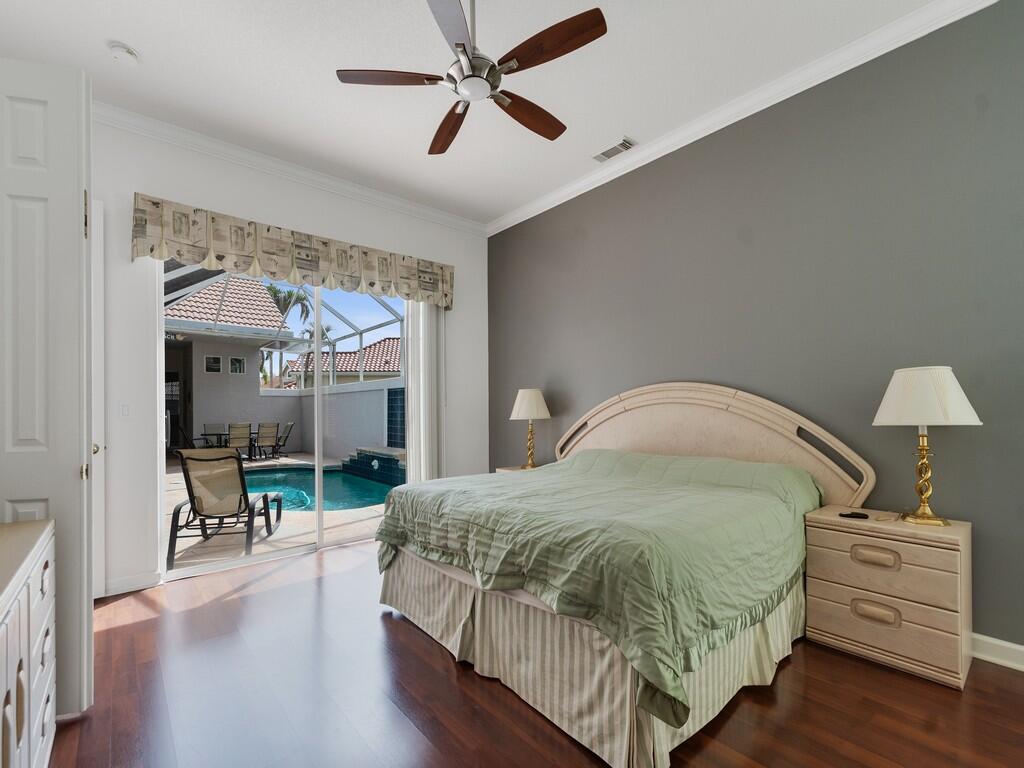 709 Sw Andros Cove Property Photo 16