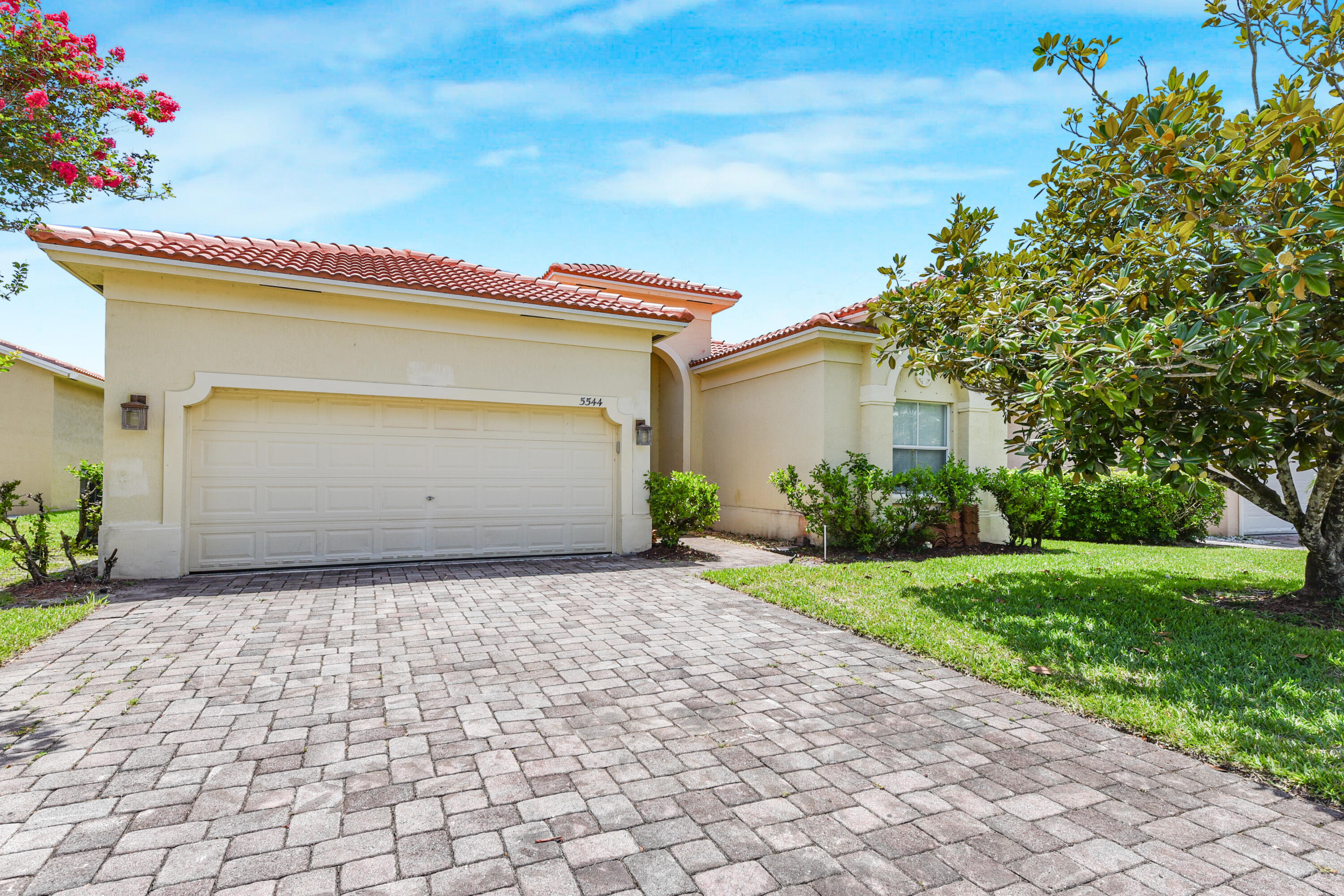 5544 Spanish River Road Property Photo 1