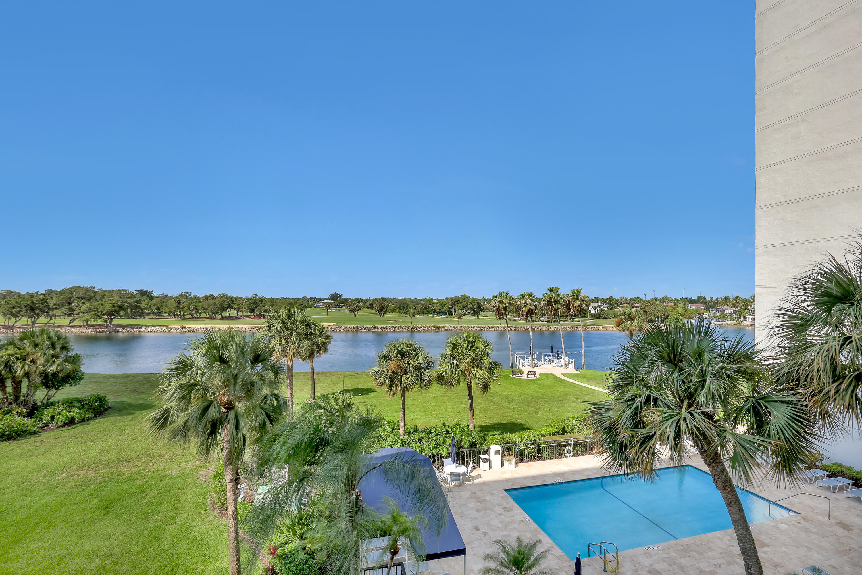 356 Golfview Road 403 Property Photo 1