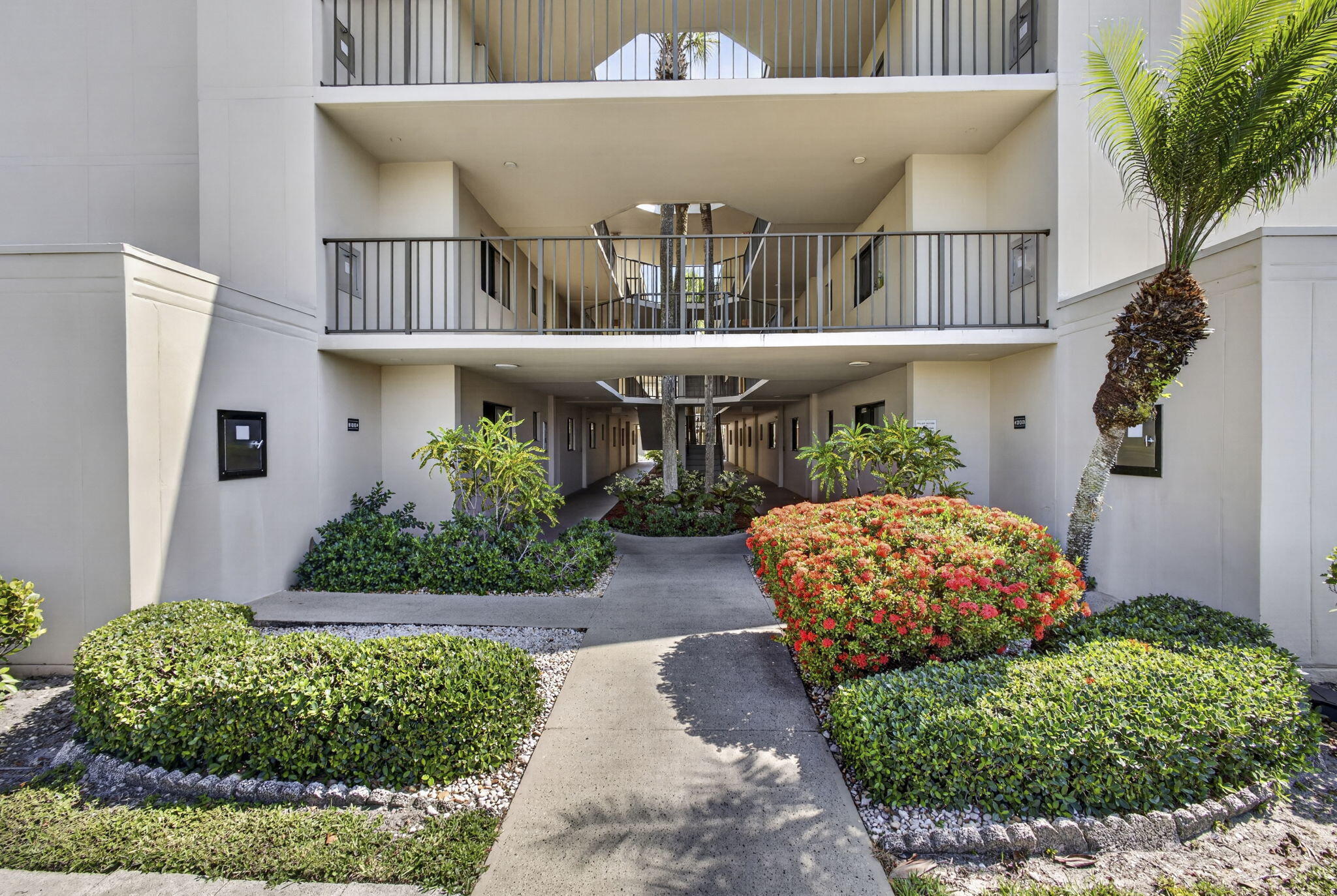 5340 Las Verdes Circle 307 Property Photo 4