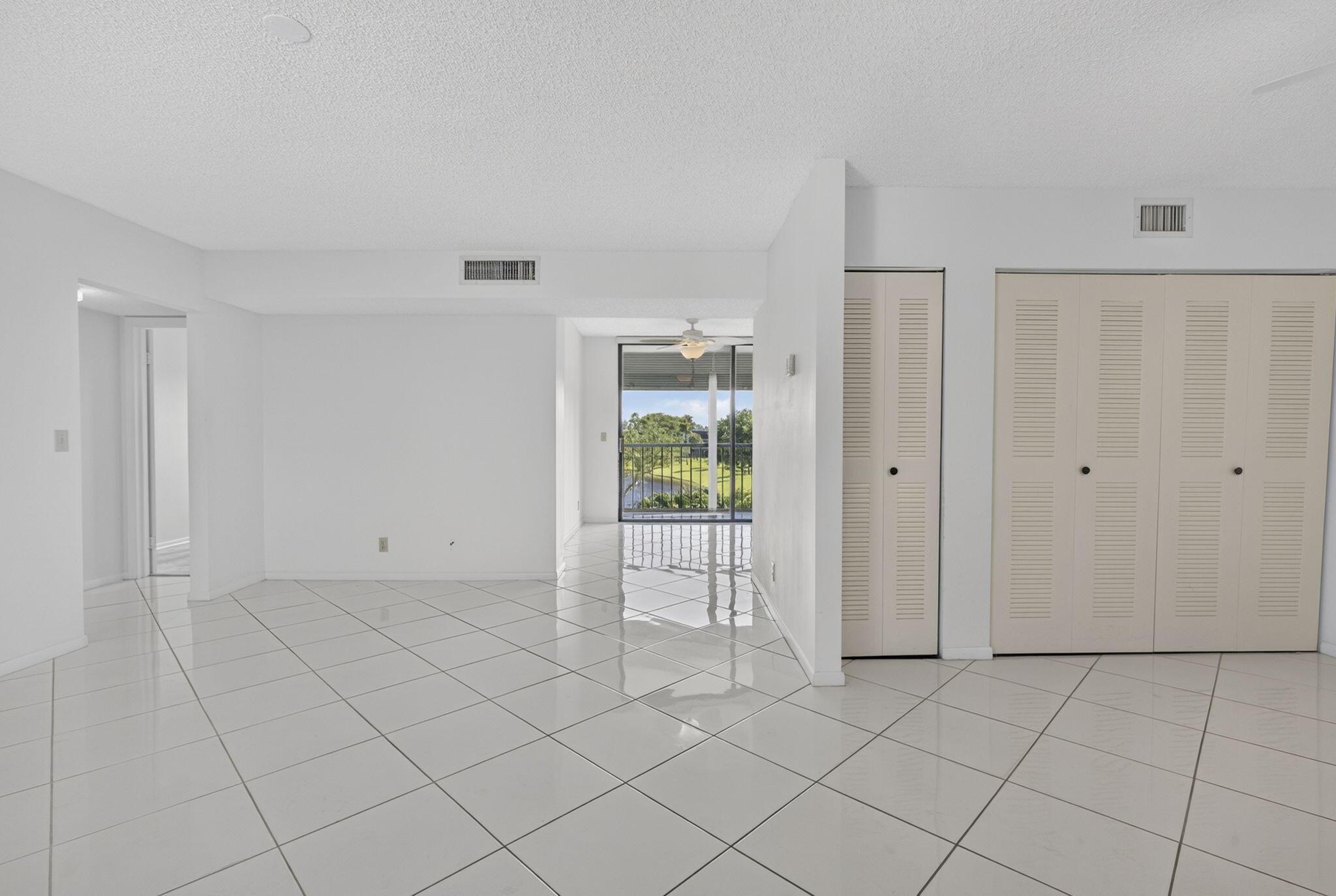 5340 Las Verdes Circle 307 Property Photo 11
