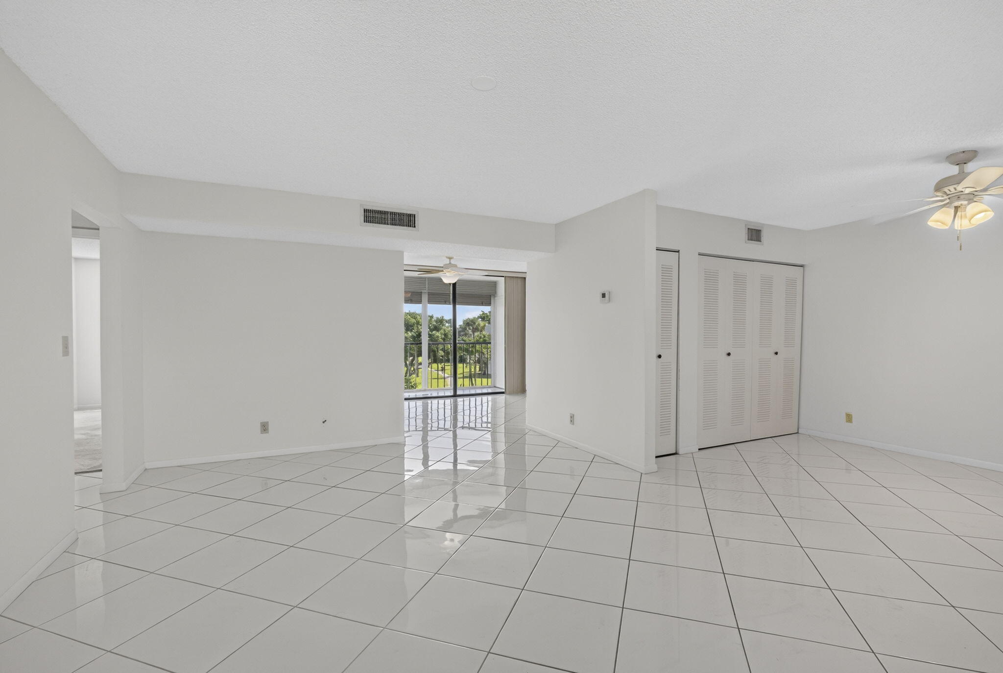 5340 Las Verdes Circle 307 Property Photo 15