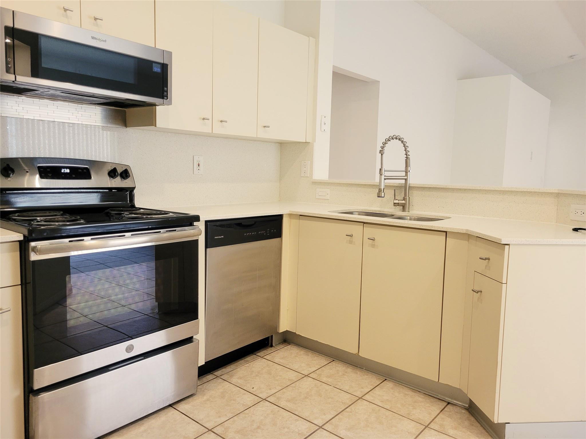 1409 Sabal Trail Property Photo 3