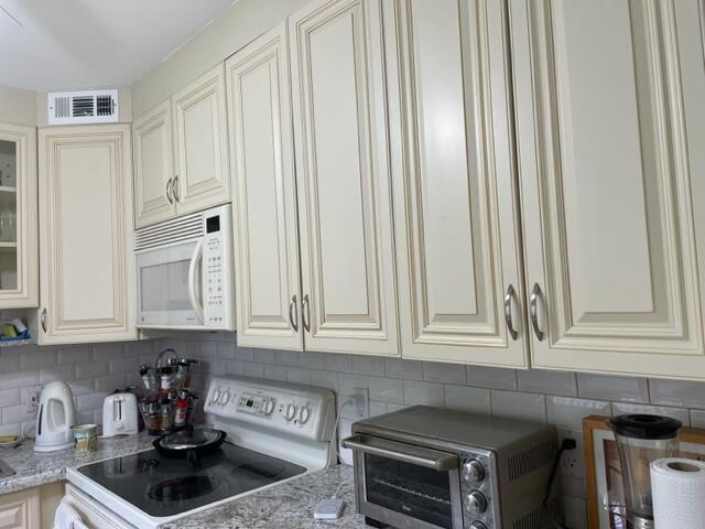 640 Monaco N 640 Property Photo 4