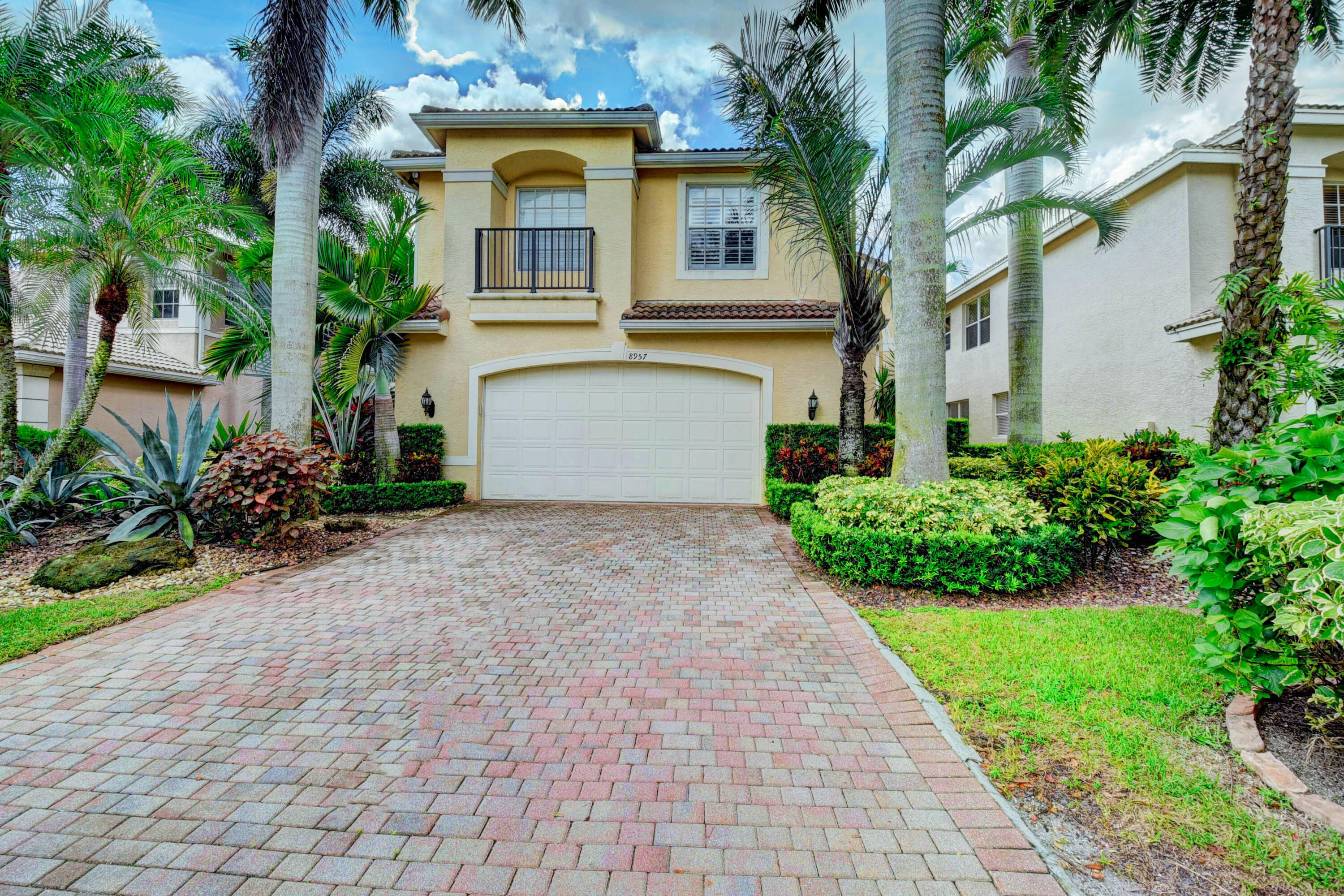 8957 Sandy Crest Lane Property Photo 1