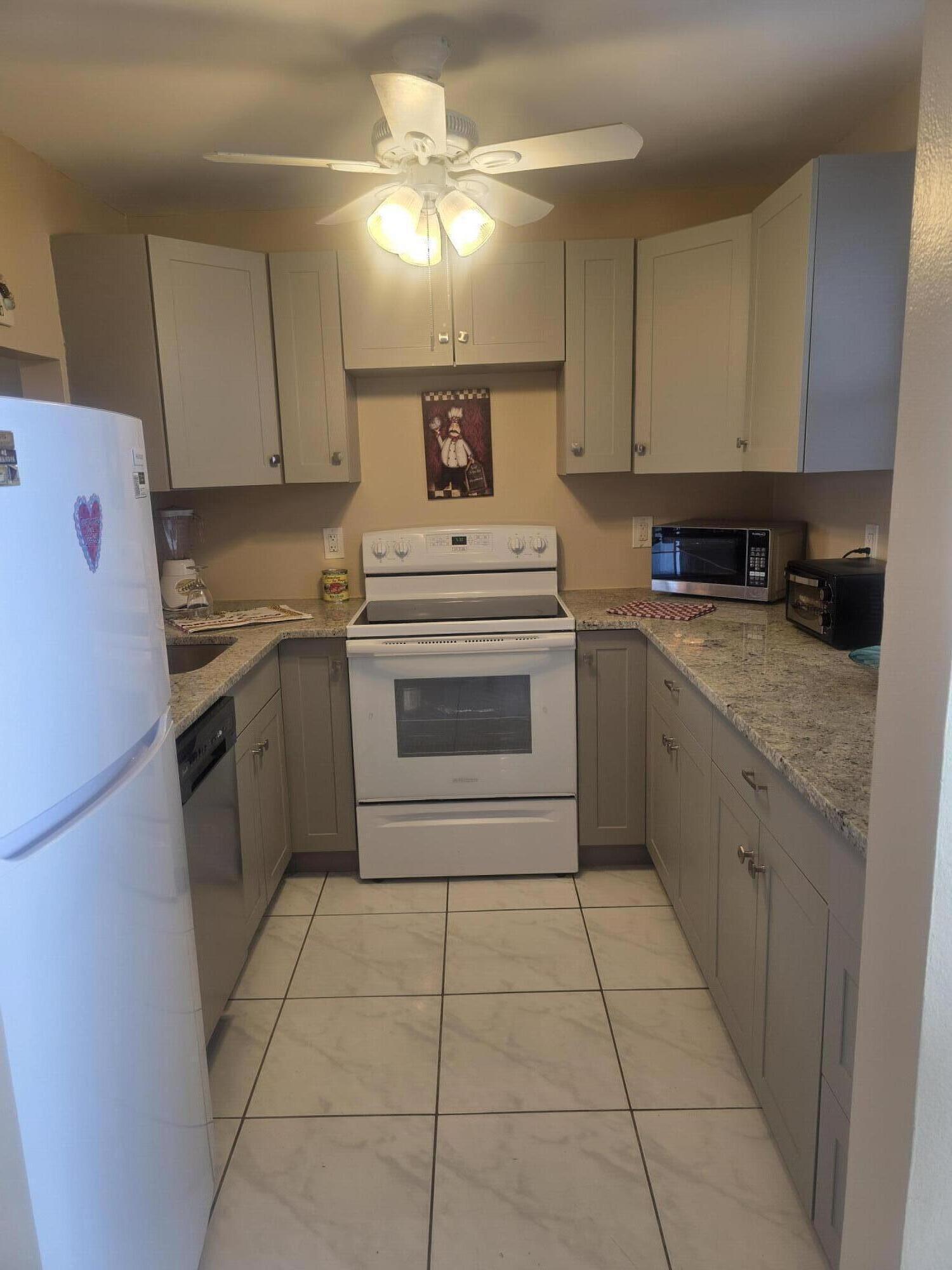 2929 S Ocean Boulevard 5060 Property Photo 16