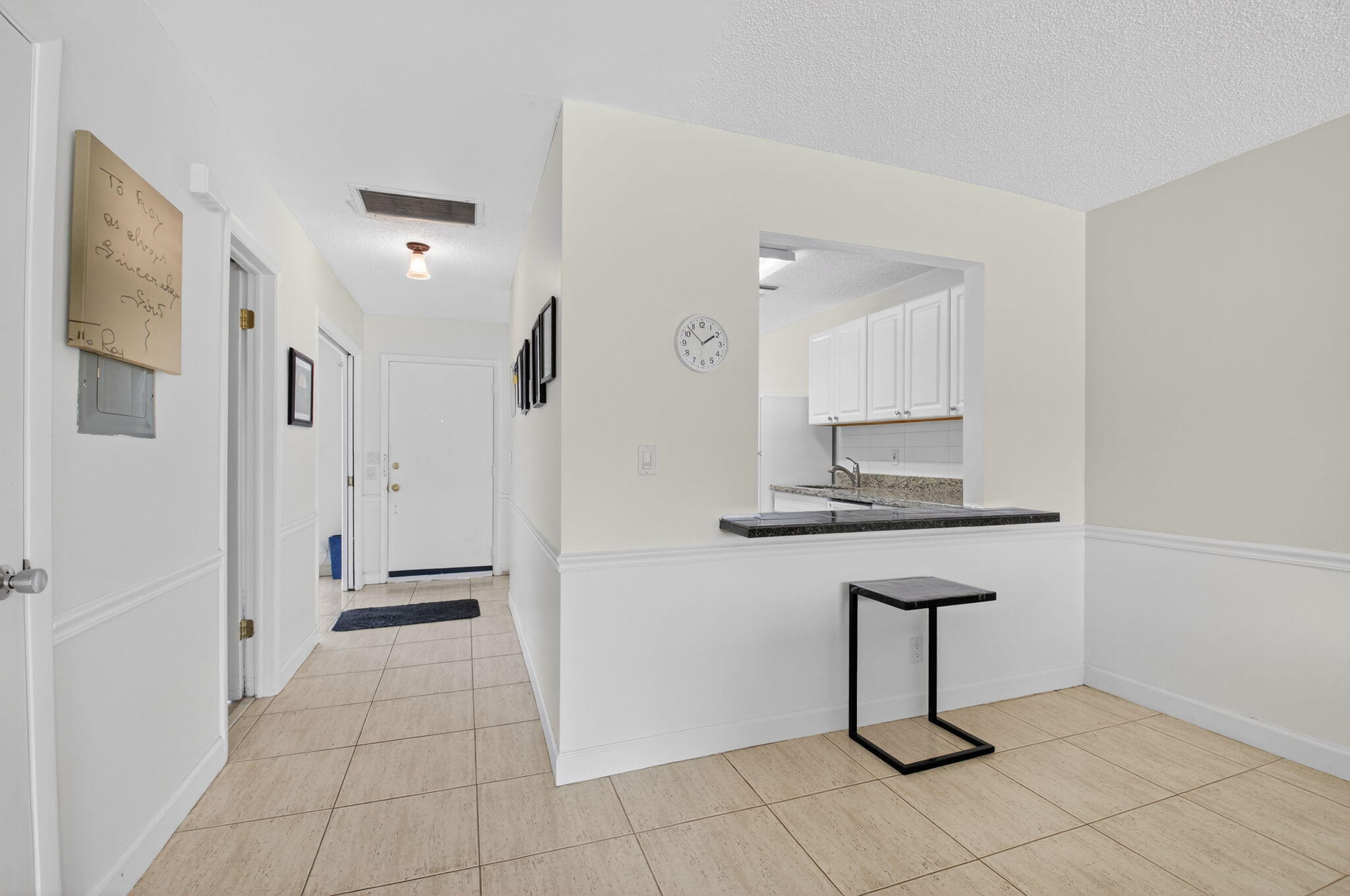 13984 Vía Flora B Property Photo 9