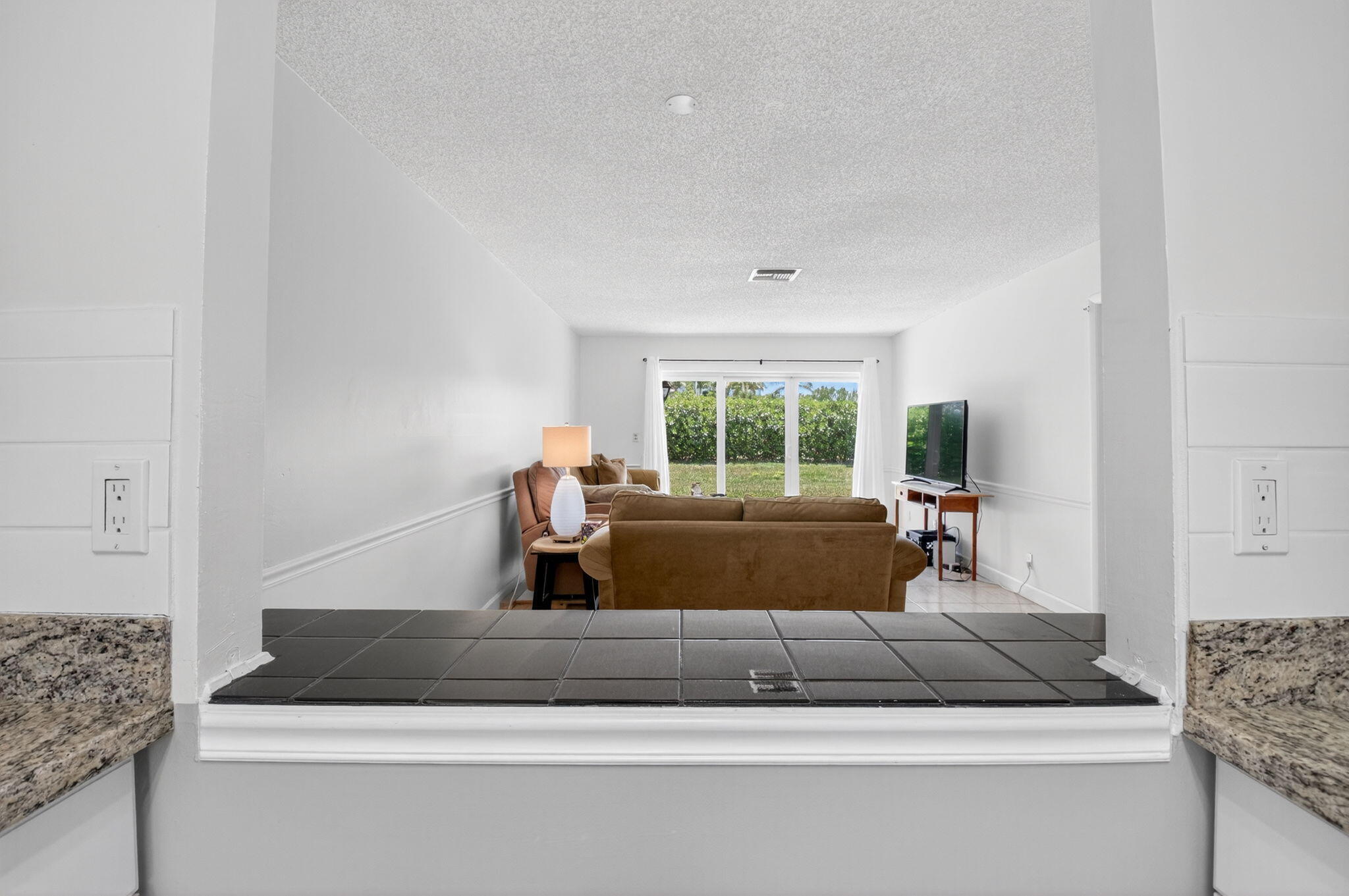 13984 Vía Flora B Property Photo 15