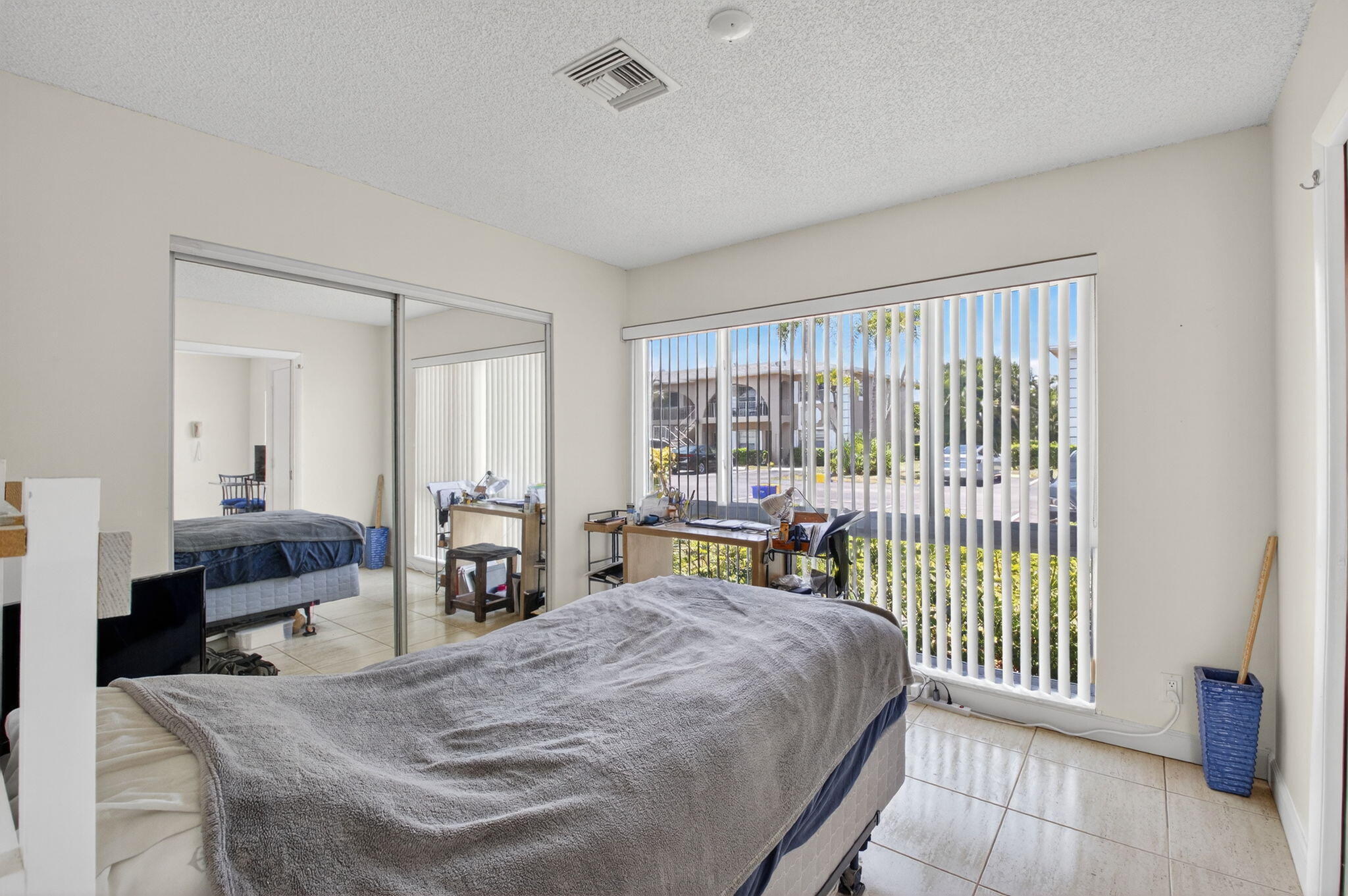 13984 Vía Flora B Property Photo 18
