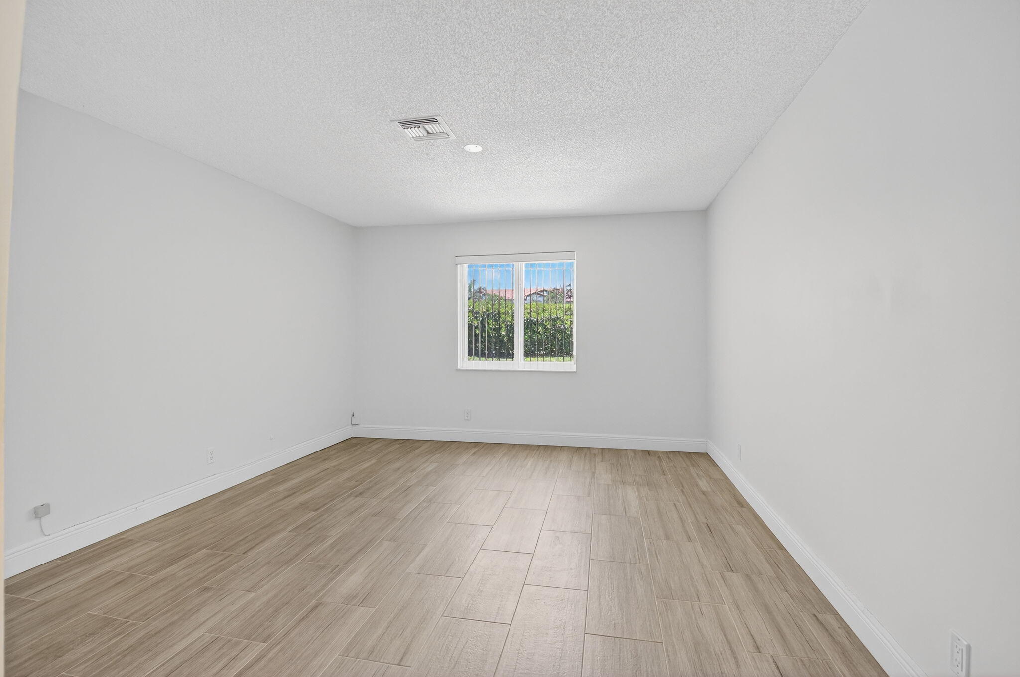 13984 Vía Flora B Property Photo 21