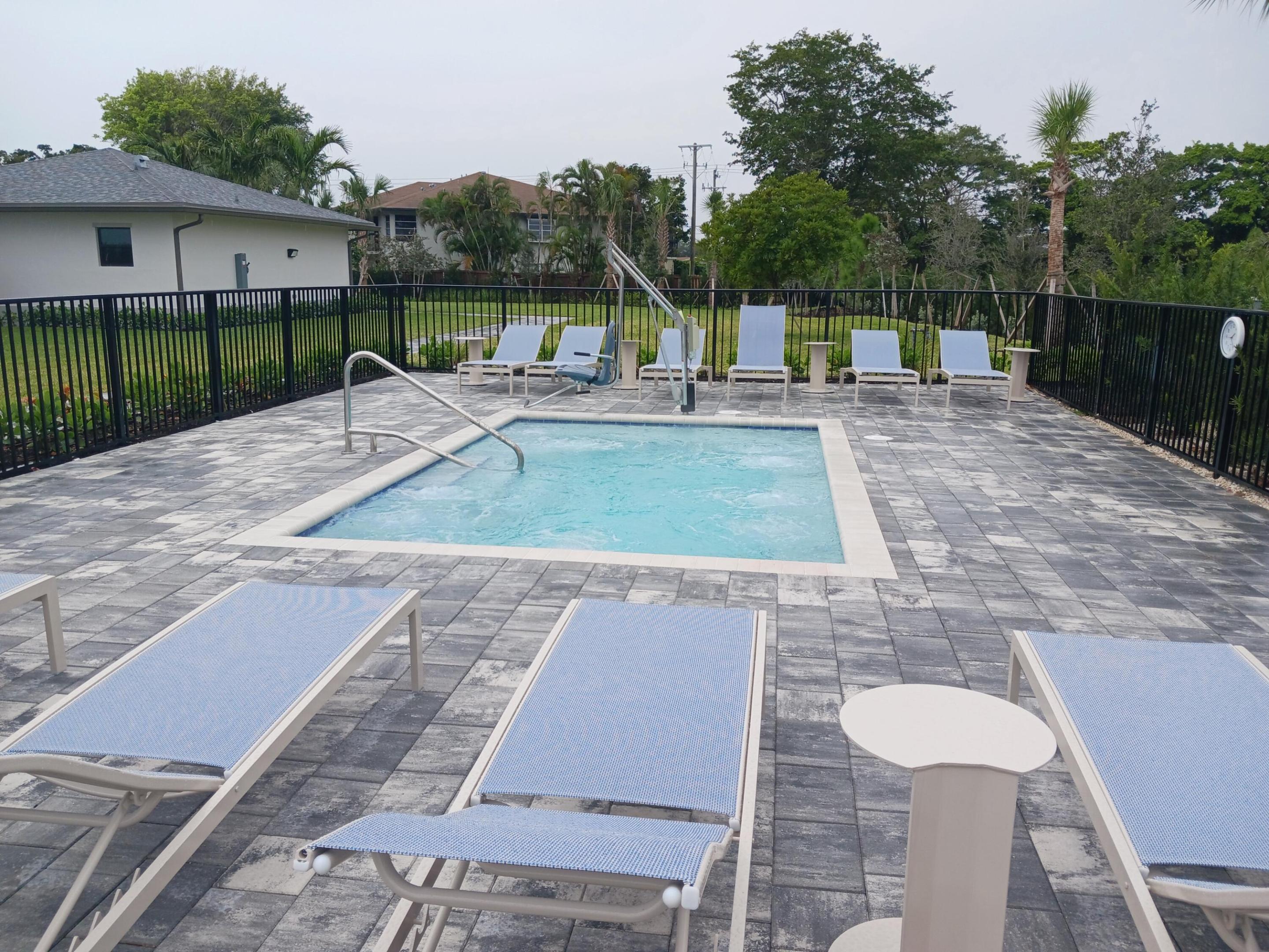 13984 Vía Flora B Property Photo 36