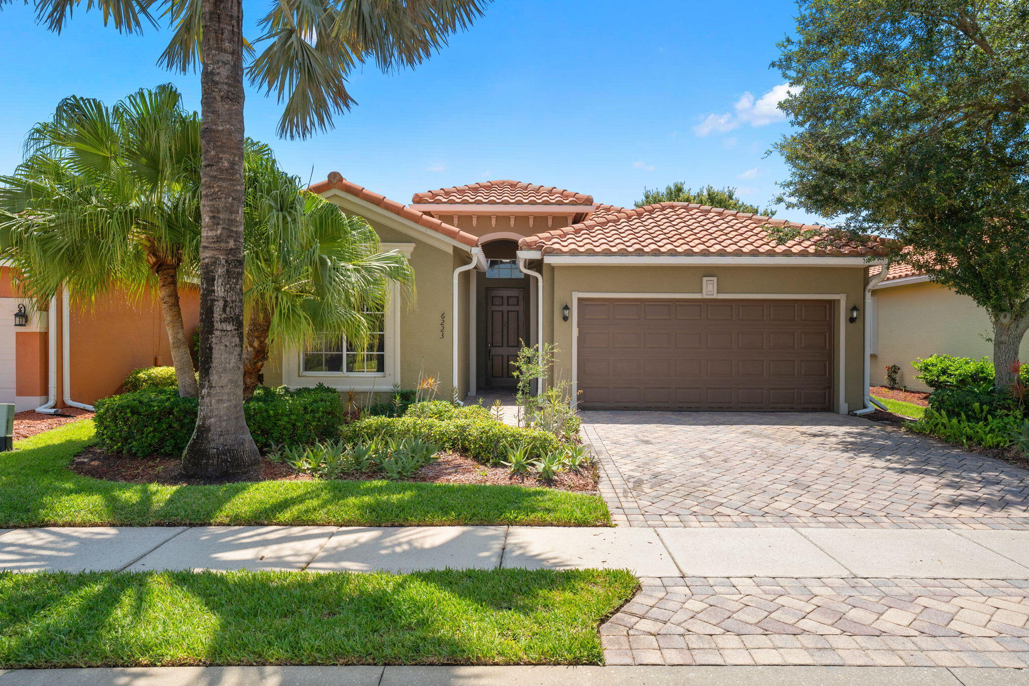 6223 Dorchester Way Property Photo 1