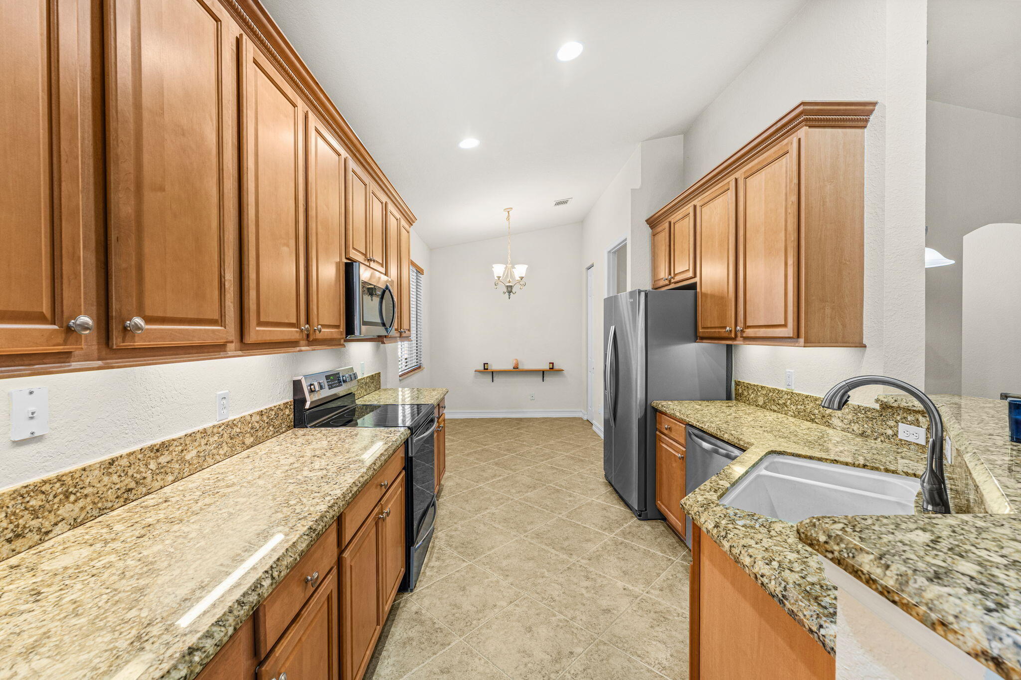6223 Dorchester Way Property Photo 4