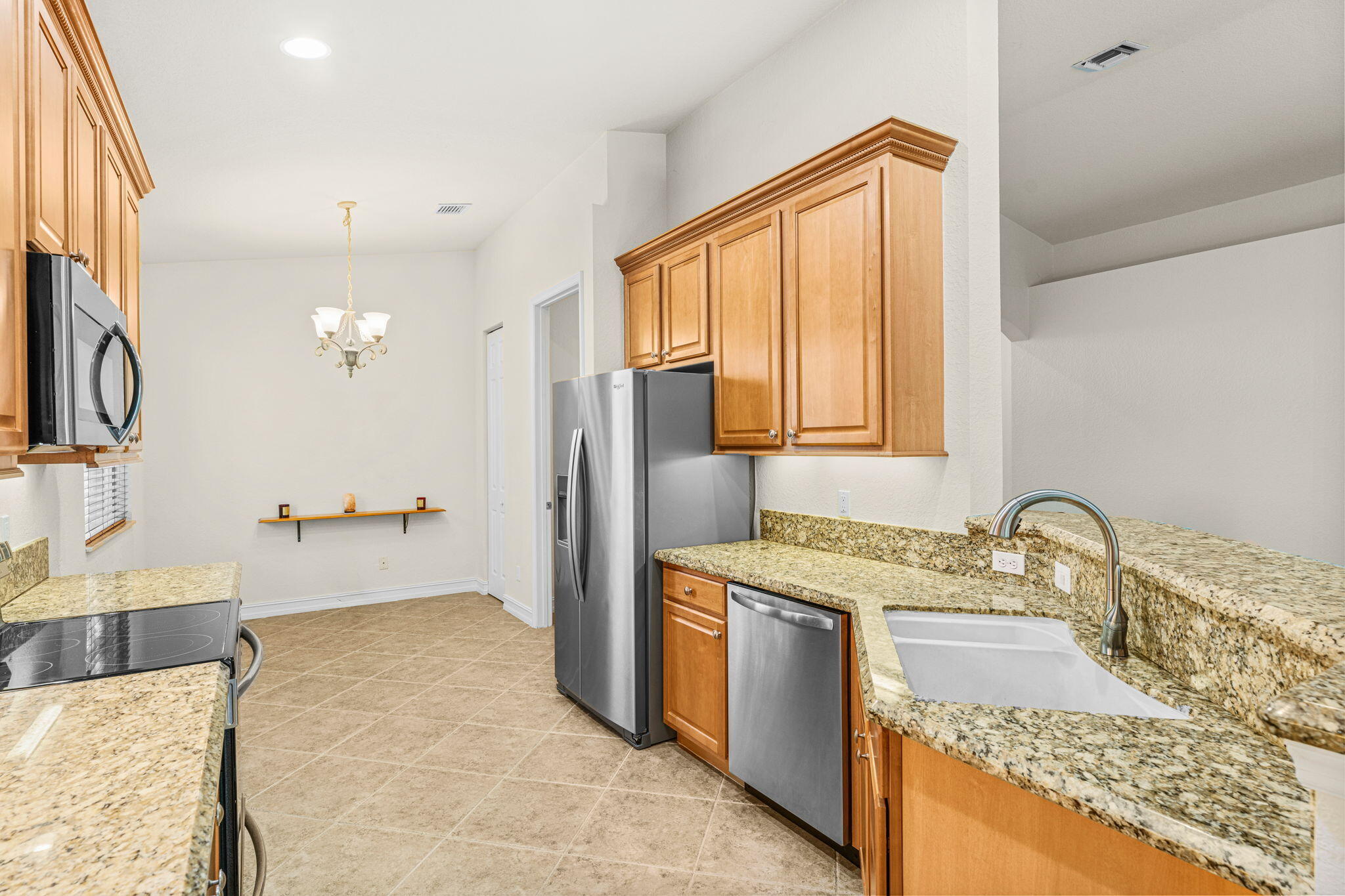 6223 Dorchester Way Property Photo 6