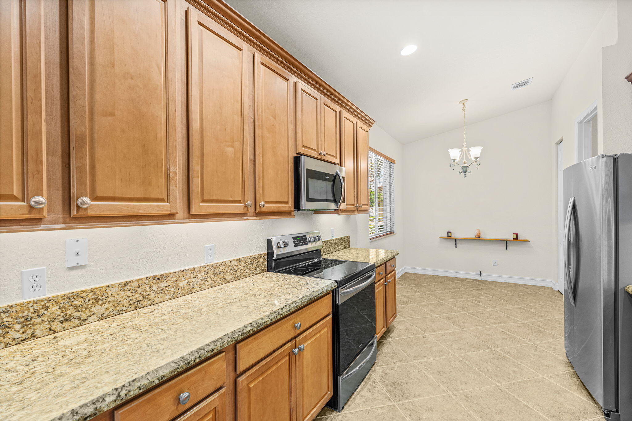 6223 Dorchester Way Property Photo 7