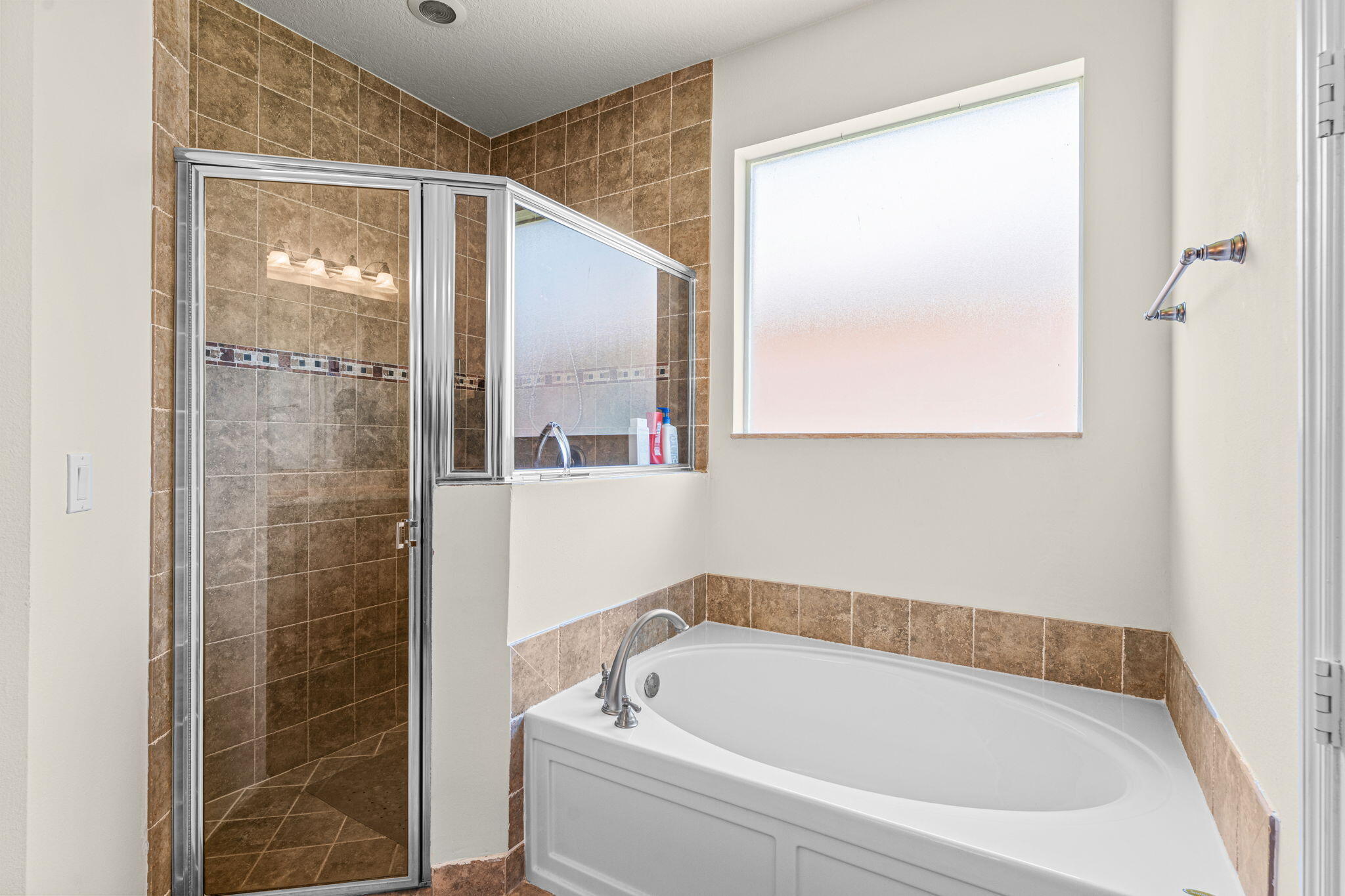 6223 Dorchester Way Property Photo 19