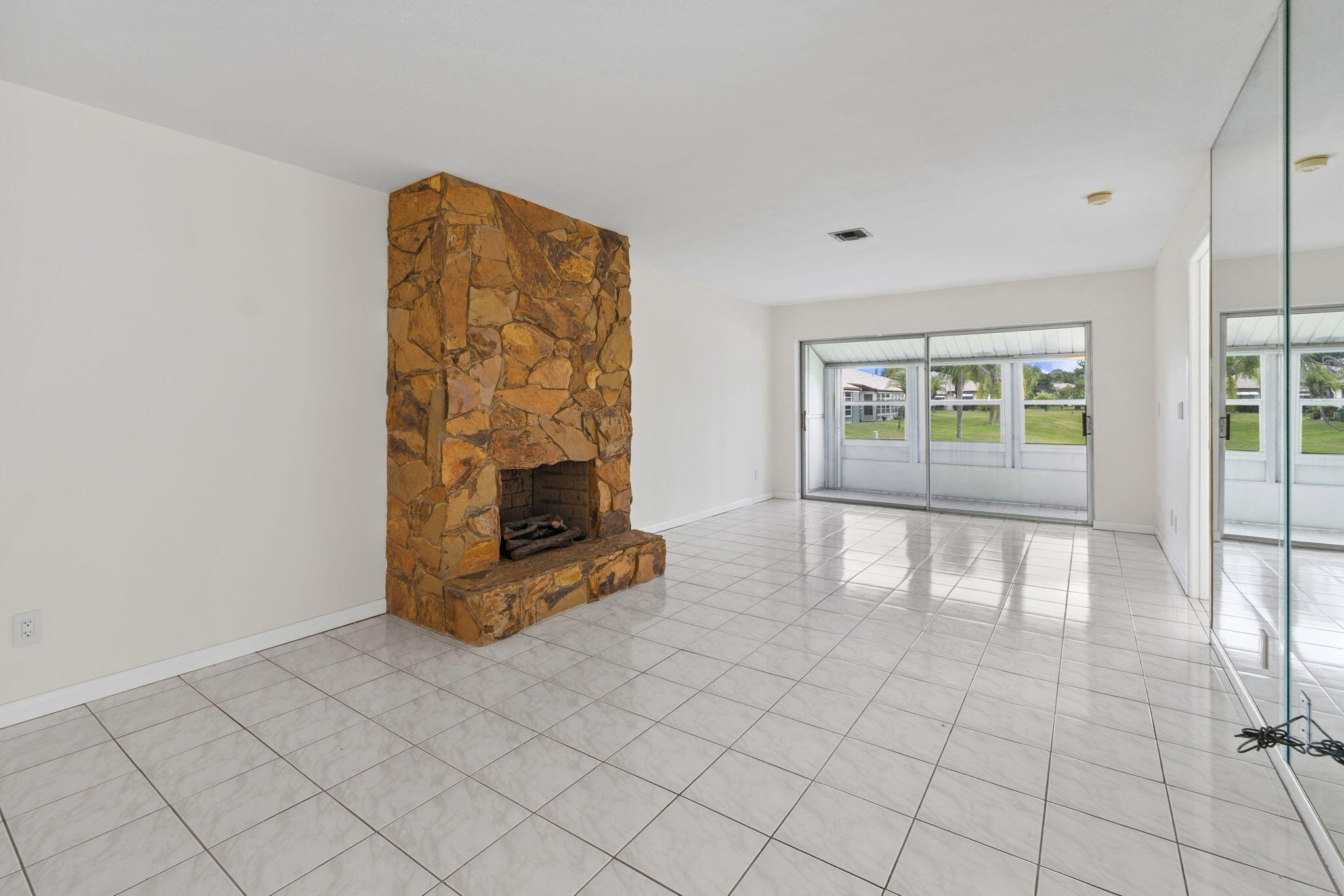 5828 Honeybell Court Property Photo 9