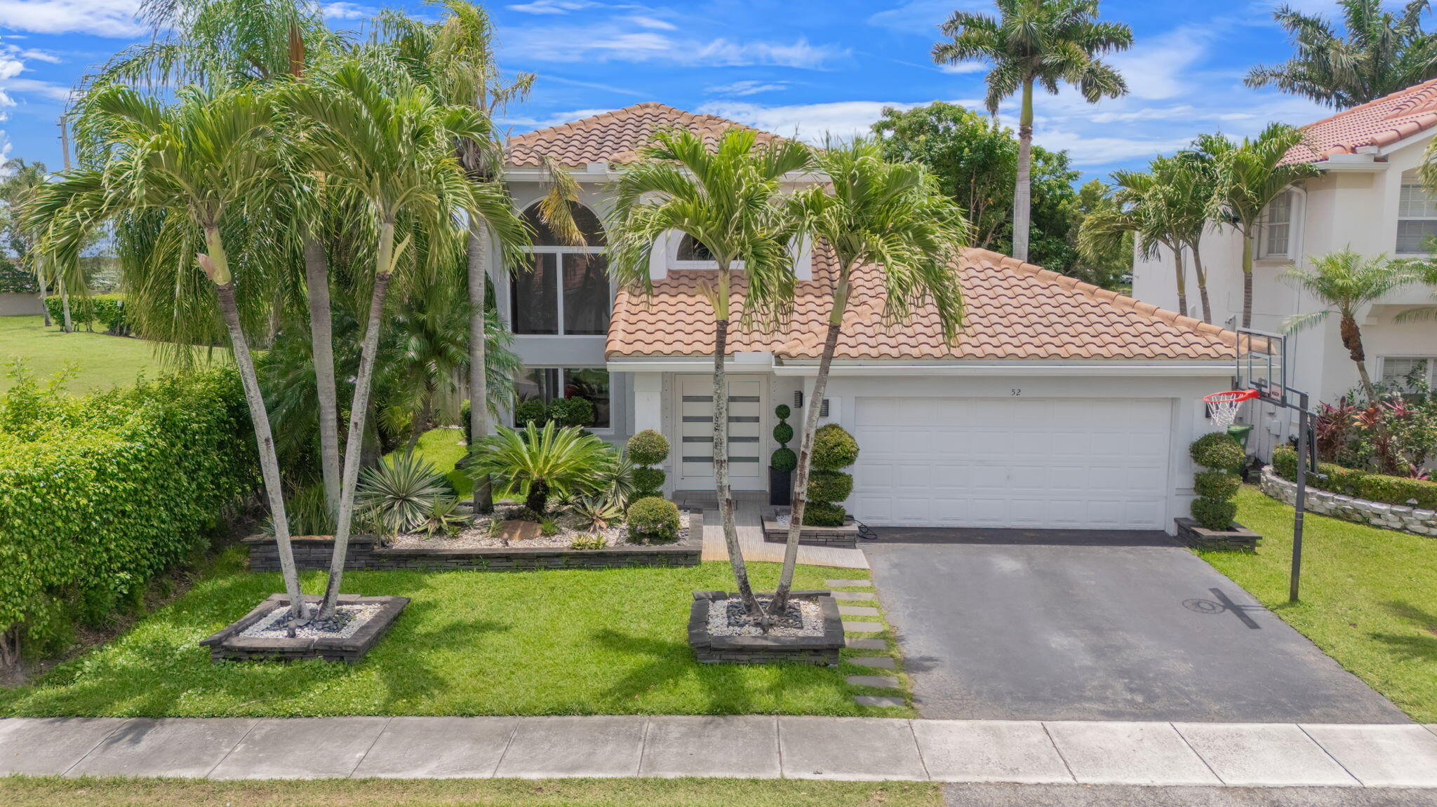 52 Gables Boulevard Property Photo 1