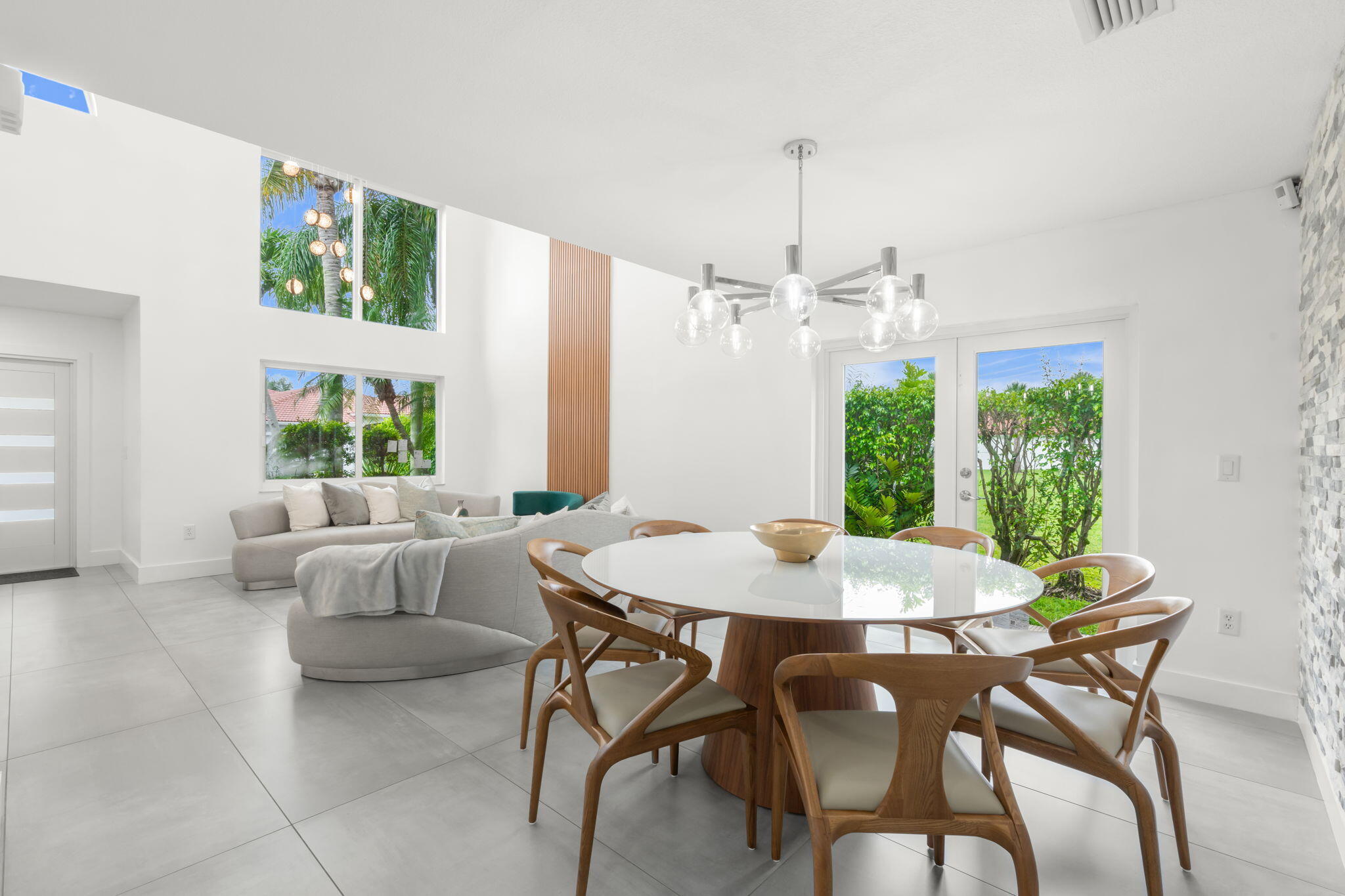 52 Gables Boulevard Property Photo 7
