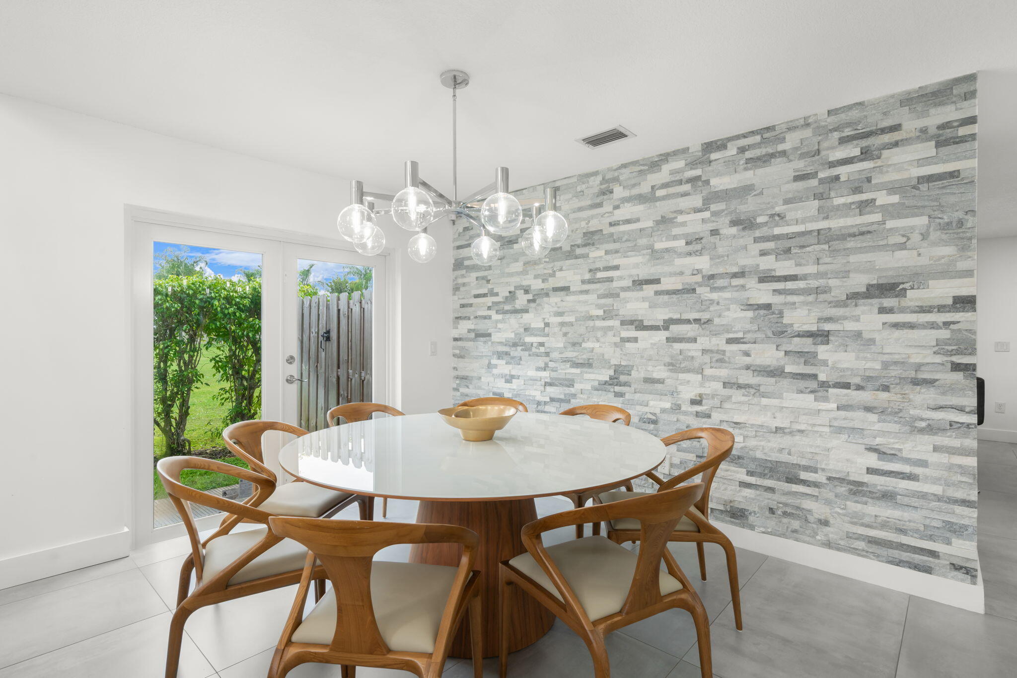 52 Gables Boulevard Property Photo 12