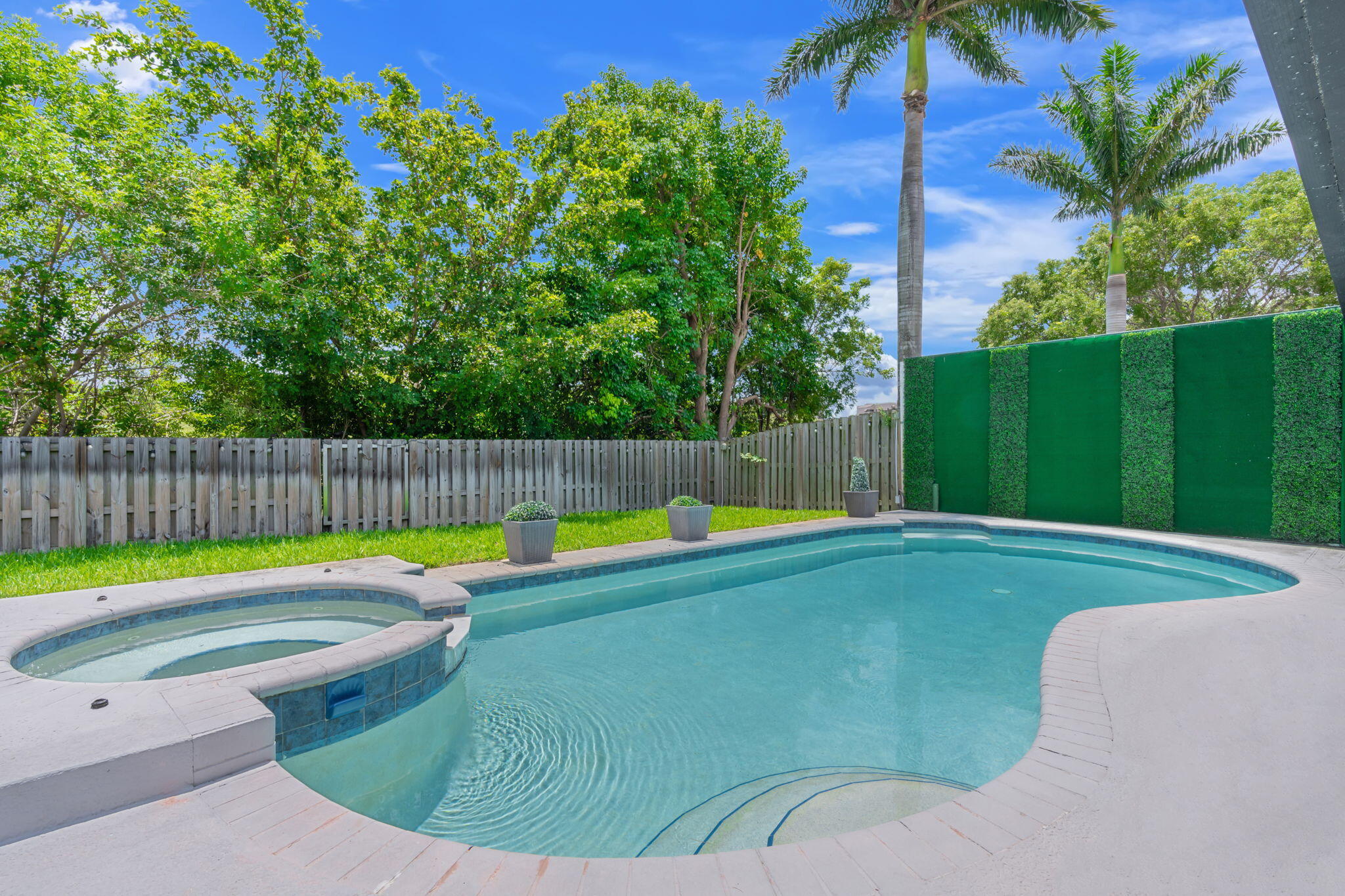 52 Gables Boulevard Property Photo 42