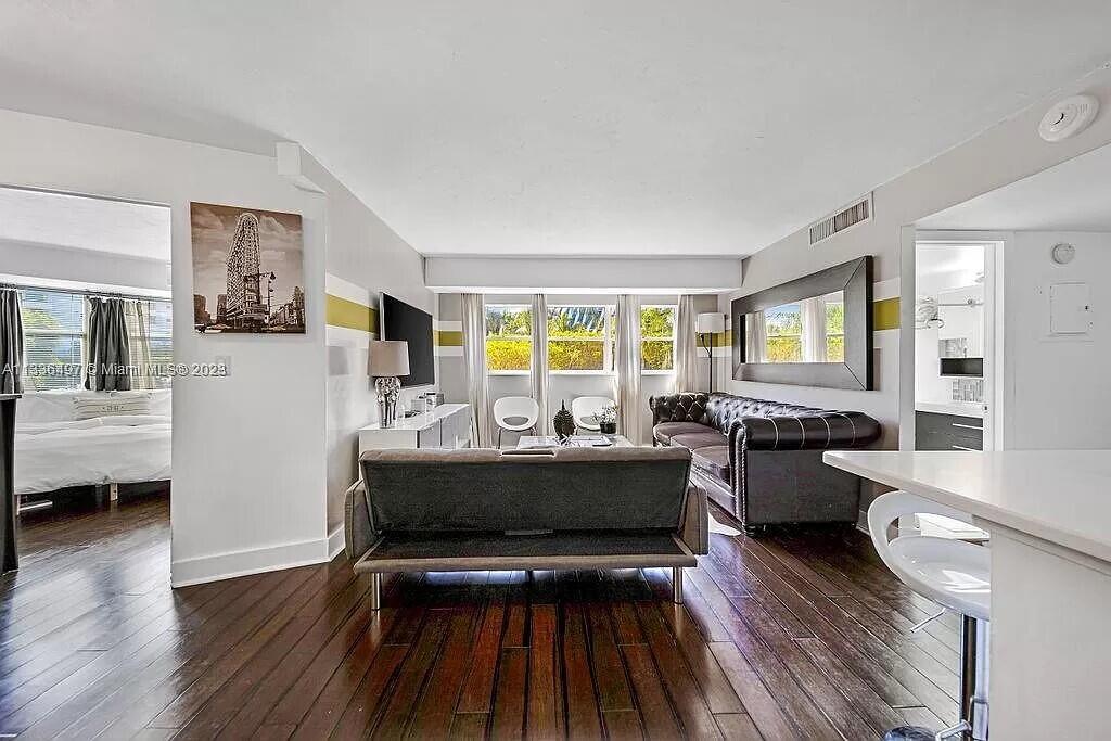 1881 Washington Avenue 2g Property Photo 8